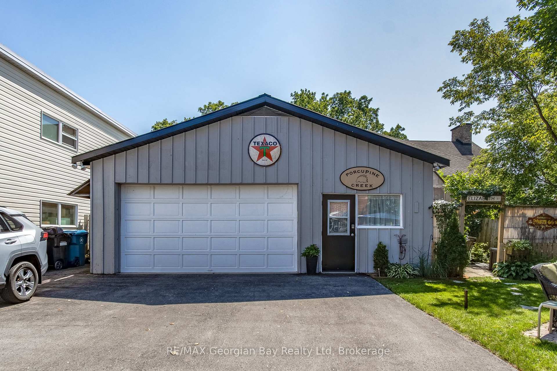 Photo 3 of 449 Elizabeth Street, Midland — HOMEH