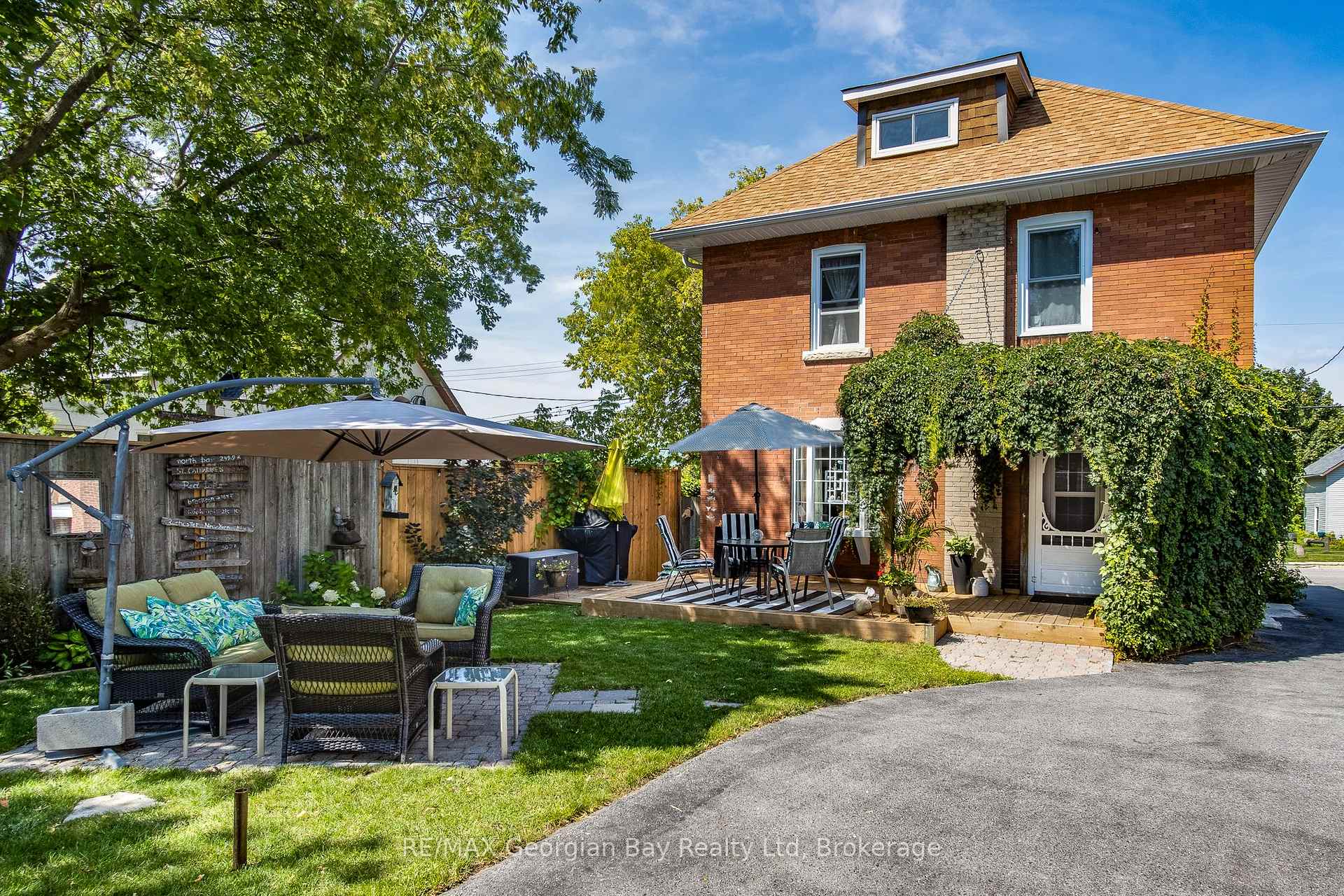 Photo 4 of 449 Elizabeth Street, Midland — HOMEH
