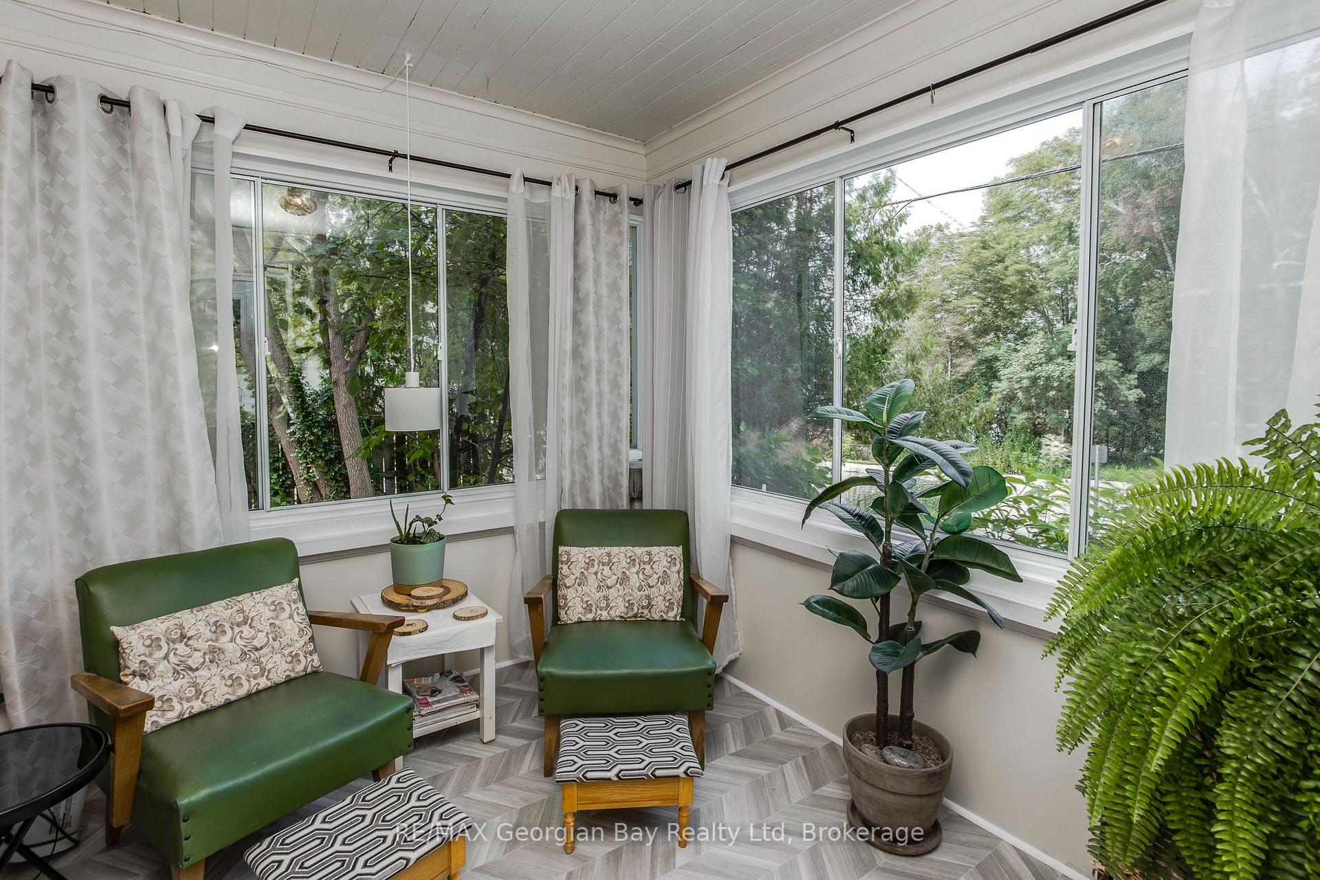 Photo 10 of 449 Elizabeth Street, Midland — HOMEH