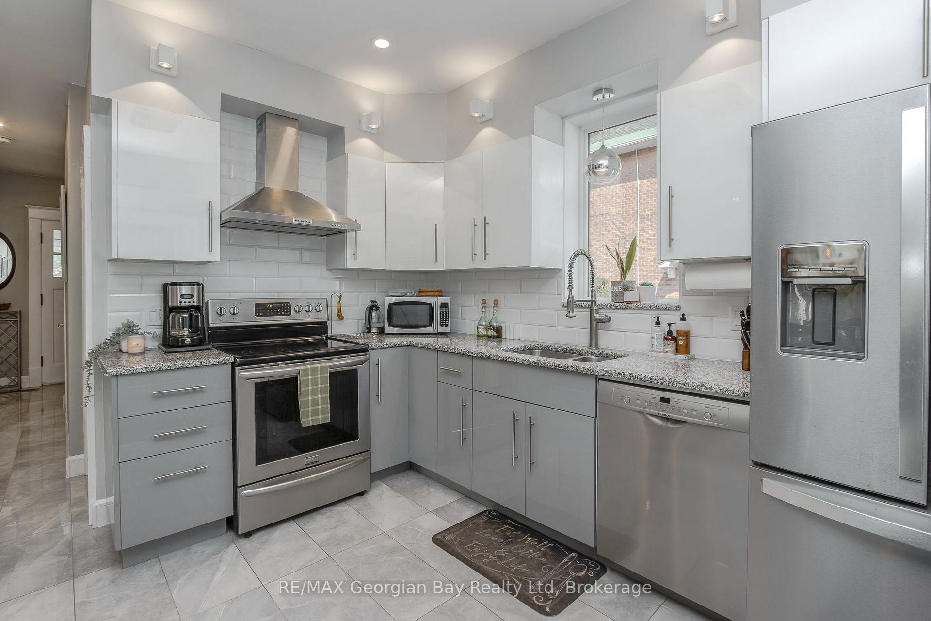 Photo 13 of 449 Elizabeth Street, Midland — HOMEH