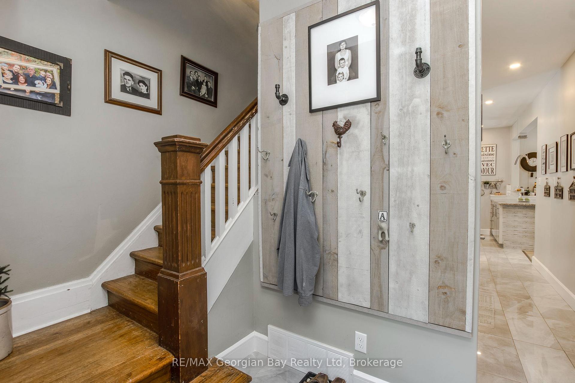 Photo 17 of 449 Elizabeth Street, Midland — HOMEH
