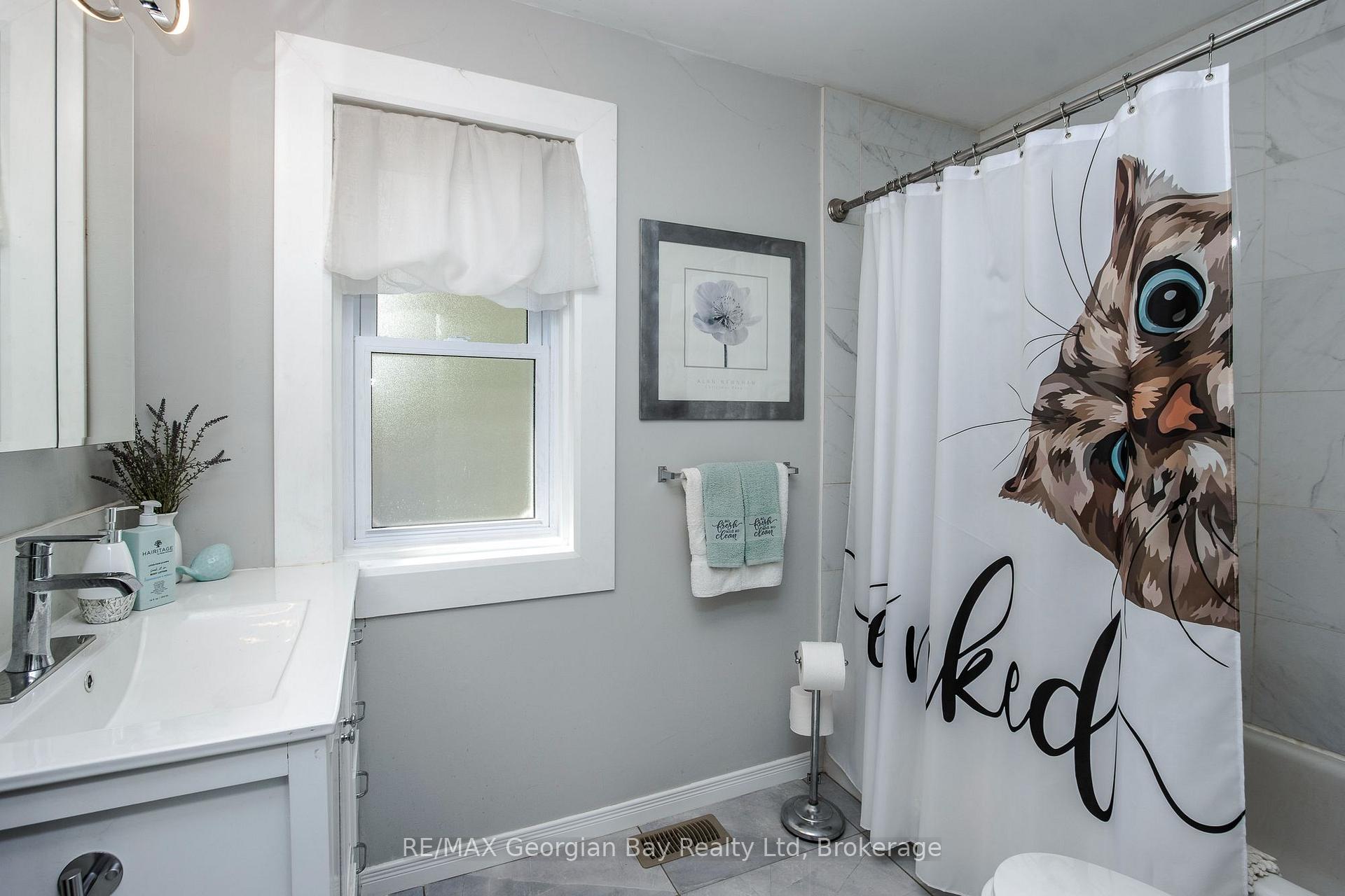 Photo 19 of 449 Elizabeth Street, Midland — HOMEH