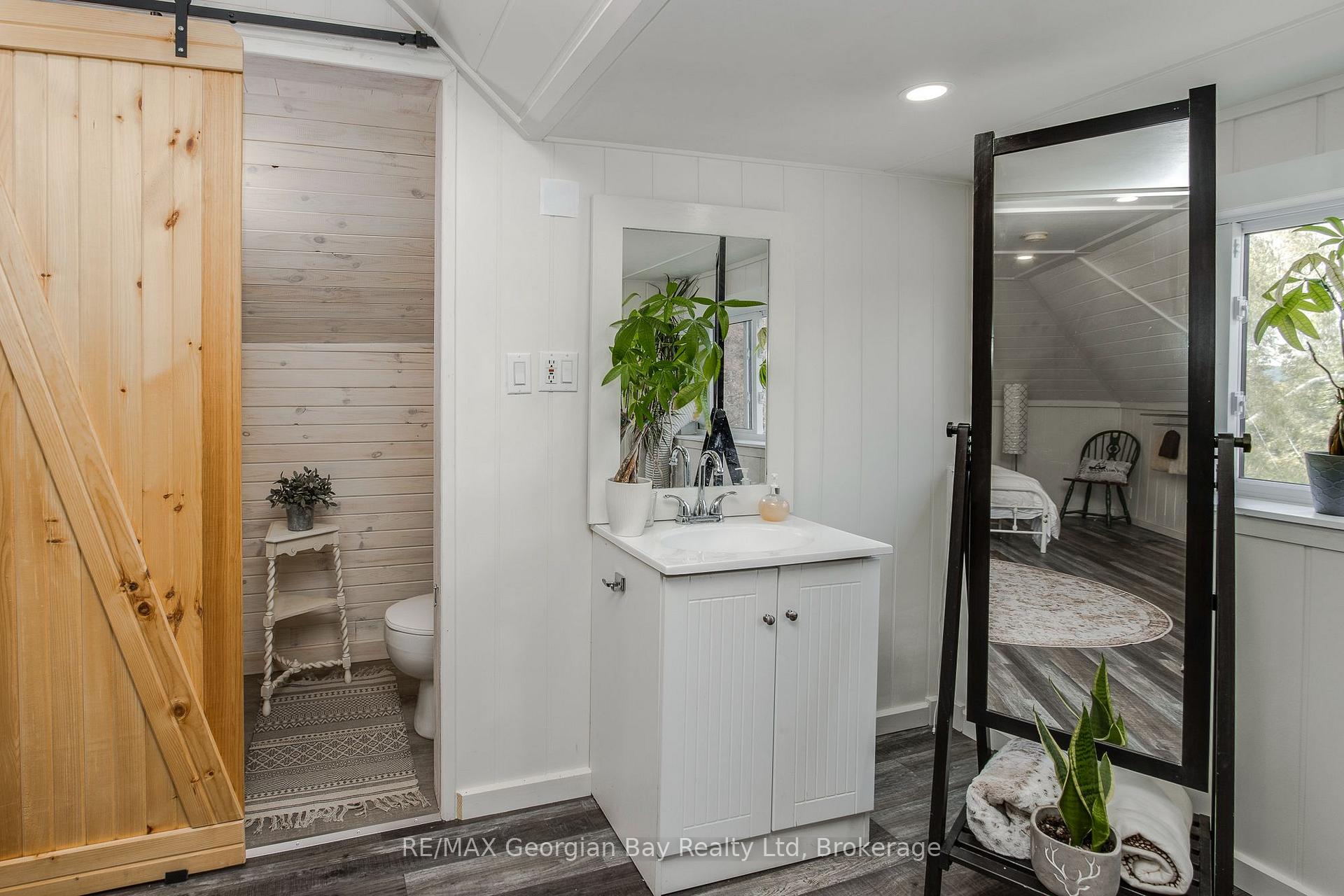 Photo 24 of 449 Elizabeth Street, Midland — HOMEH
