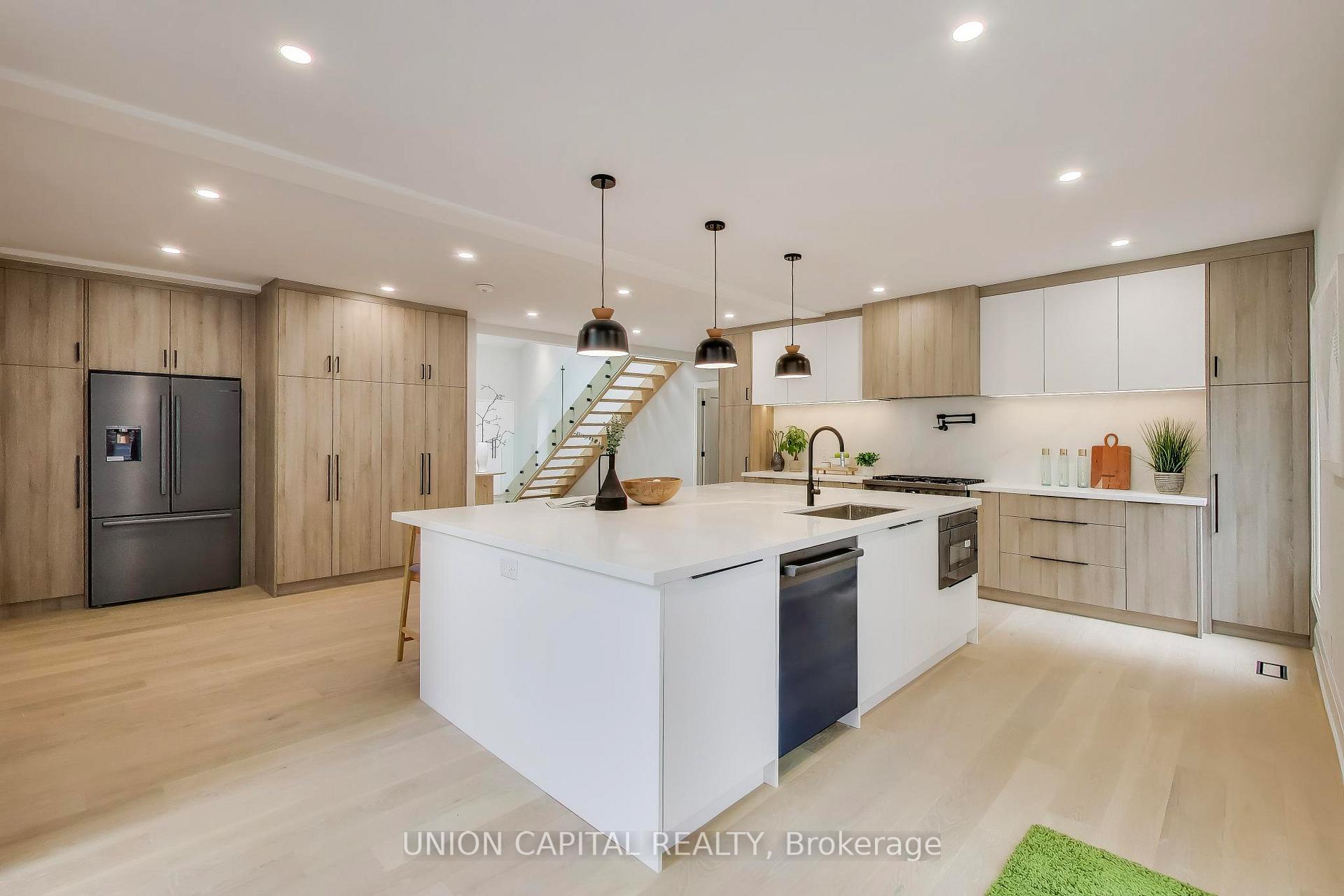 Photo 2 of 58 Forsyth Avenue N, Hamilton, Westdale — HOMEH