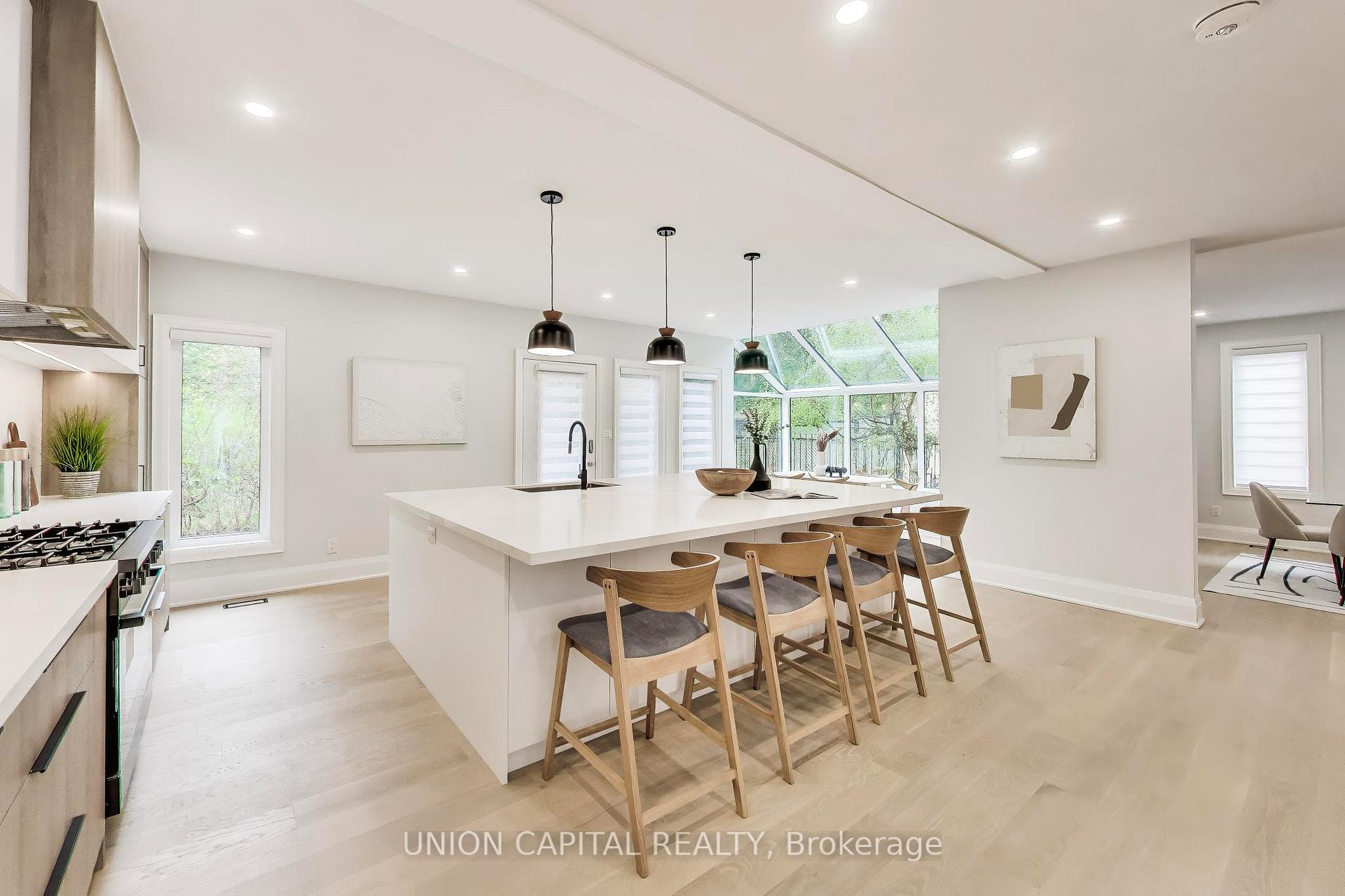 Photo 3 of 58 Forsyth Avenue N, Hamilton, Westdale — HOMEH