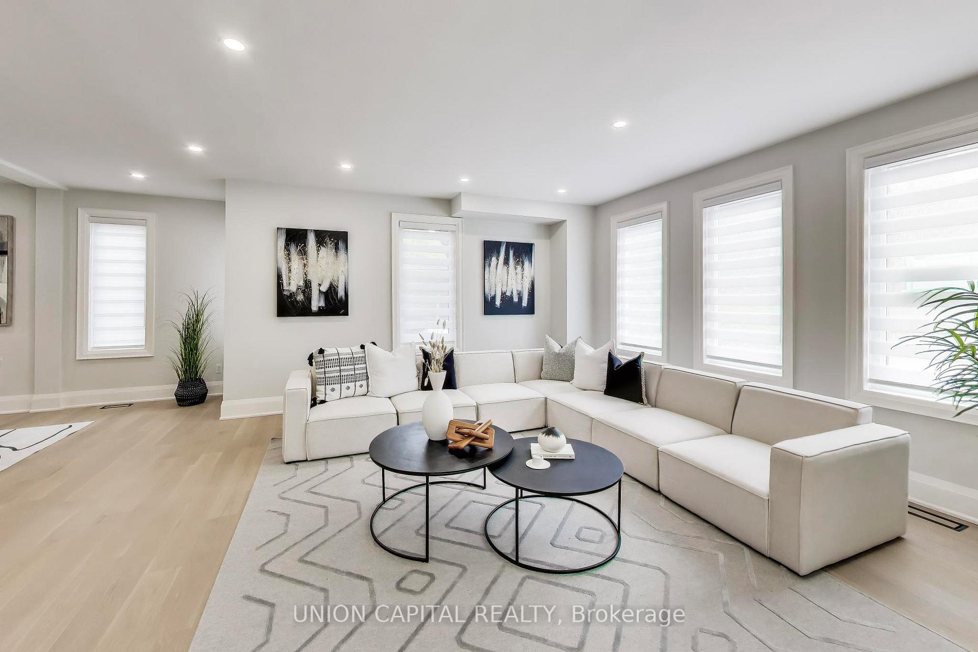Photo 10 of 58 Forsyth Avenue N, Hamilton, Westdale — HOMEH