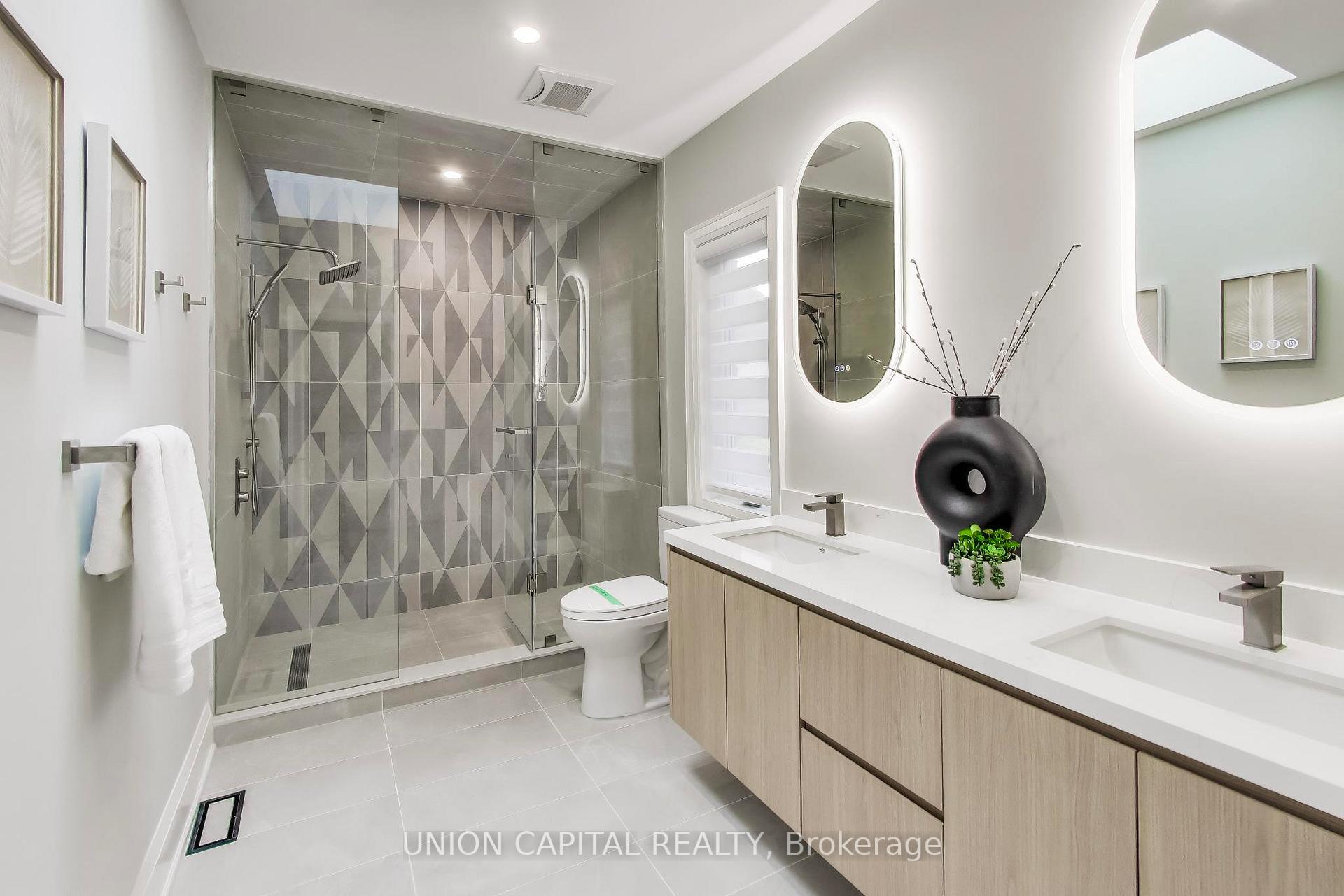 Photo 19 of 58 Forsyth Avenue N, Hamilton, Westdale — HOMEH