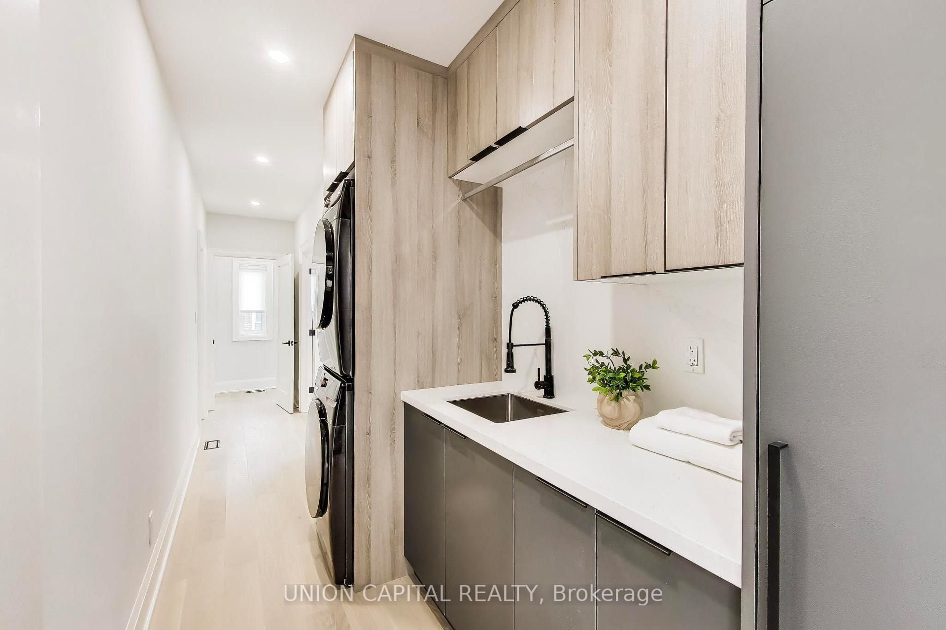 Photo 20 of 58 Forsyth Avenue N, Hamilton, Westdale — HOMEH