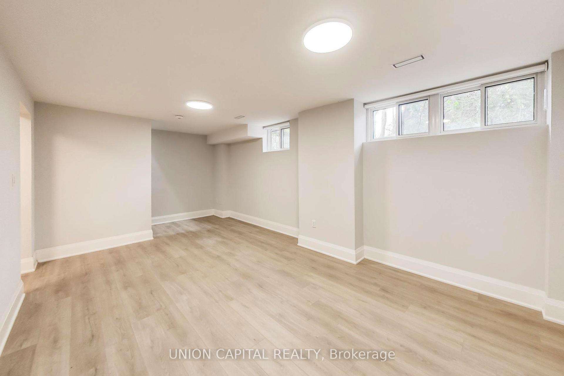 Photo 38 of 58 Forsyth Avenue N, Hamilton, Westdale — HOMEH