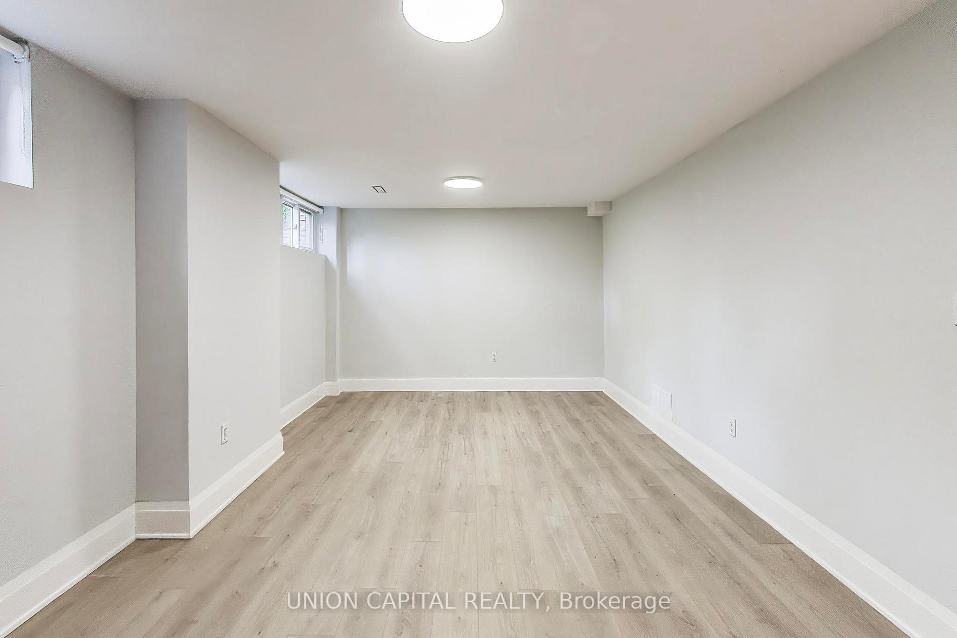 Photo 39 of 58 Forsyth Avenue N, Hamilton, Westdale — HOMEH