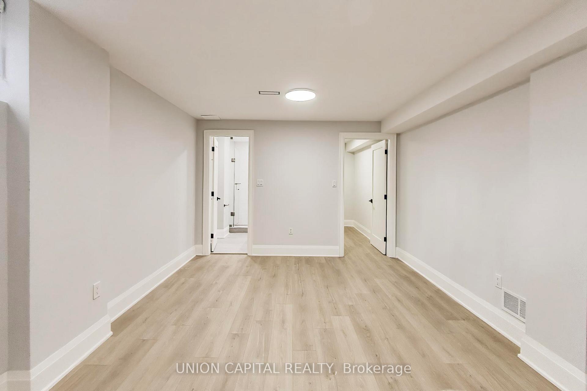 Photo 43 of 58 Forsyth Avenue N, Hamilton, Westdale — HOMEH