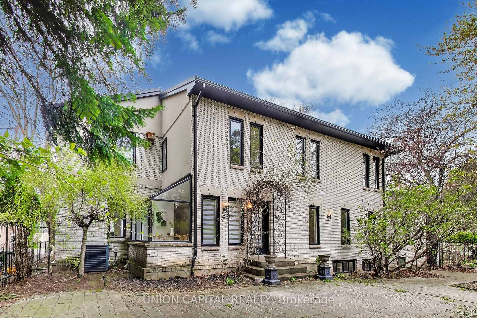 Photo 49 of 58 Forsyth Avenue N, Hamilton, Westdale — HOMEH