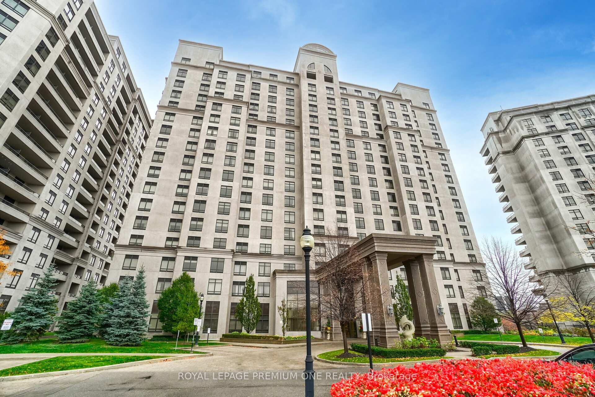 Photo 1 of Unit 601, 9245 Jane Street, Vaughan, Maple — HOMEH