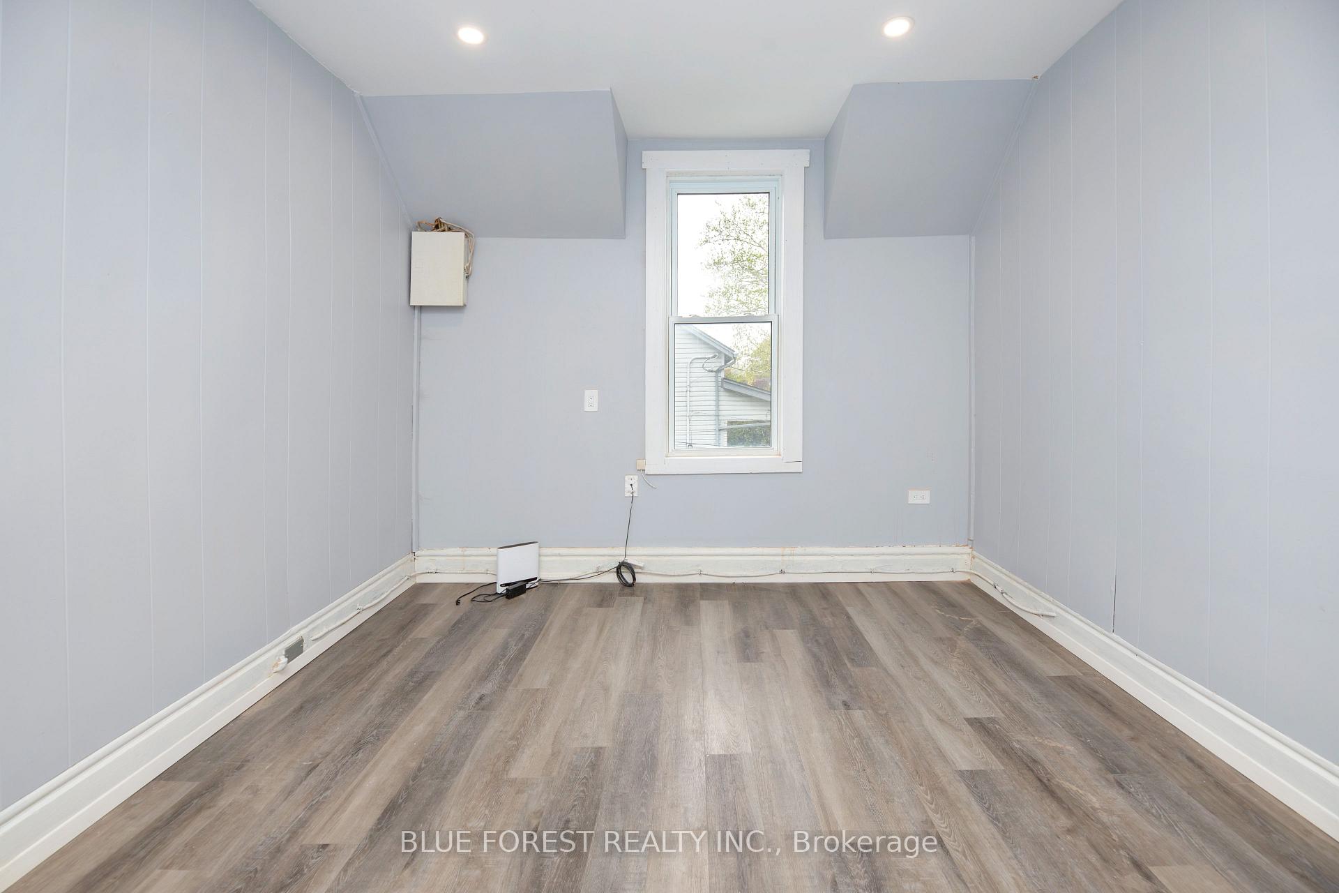Photo 10 of 128 West Street, Chatham-Kent, Chatham — HOMEH