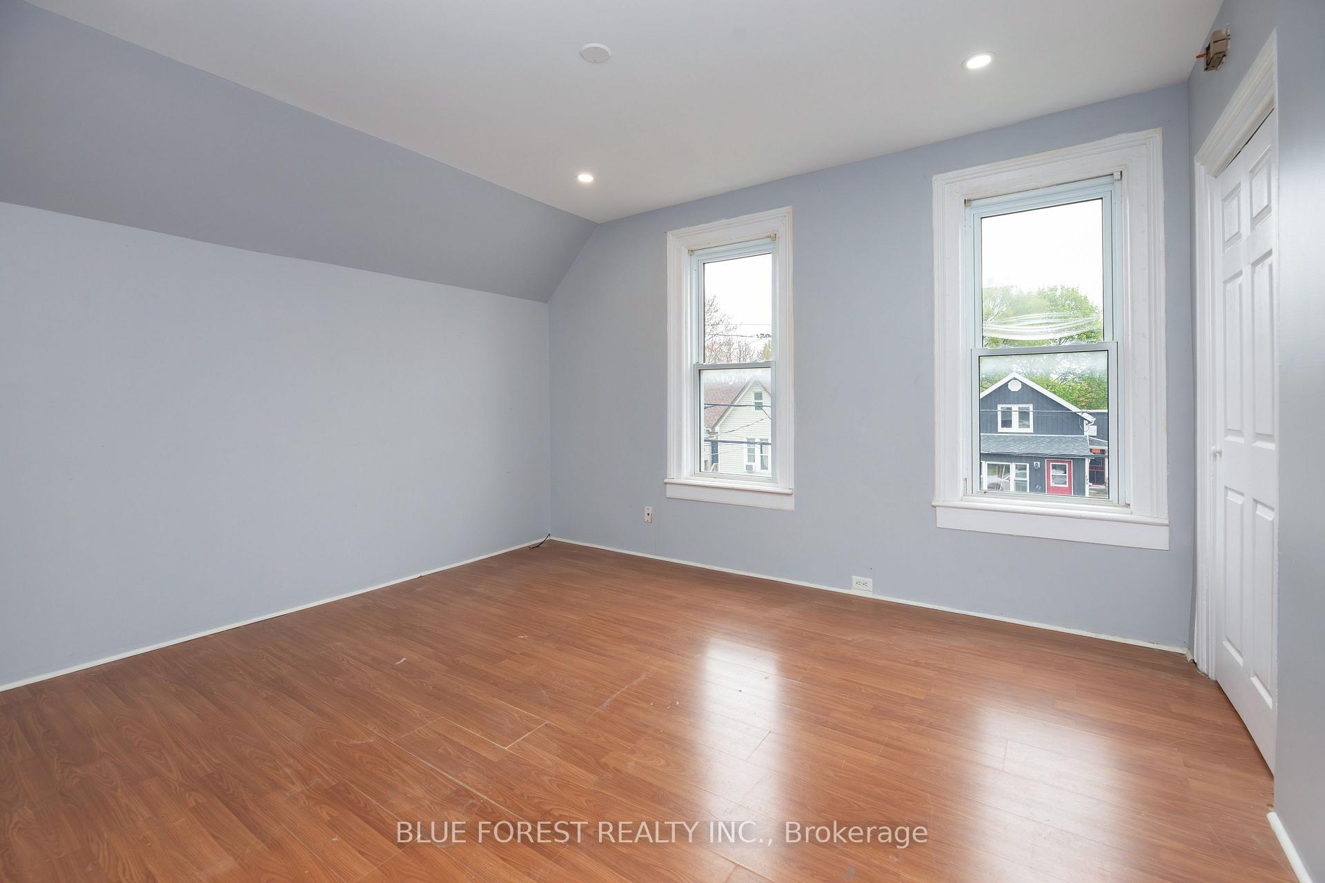 Photo 11 of 128 West Street, Chatham-Kent, Chatham — HOMEH