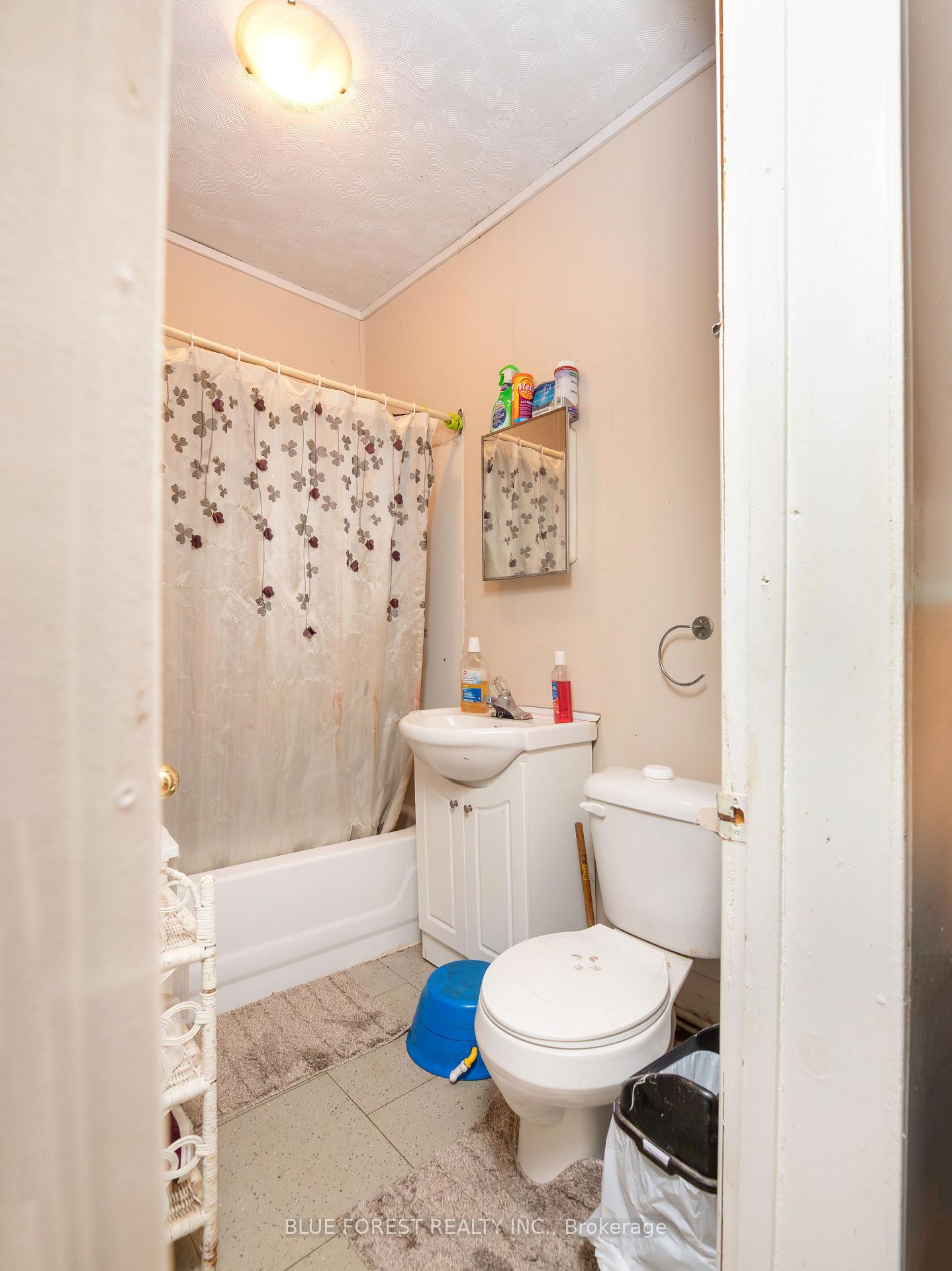 Photo 37 of 128 West Street, Chatham-Kent, Chatham — HOMEH