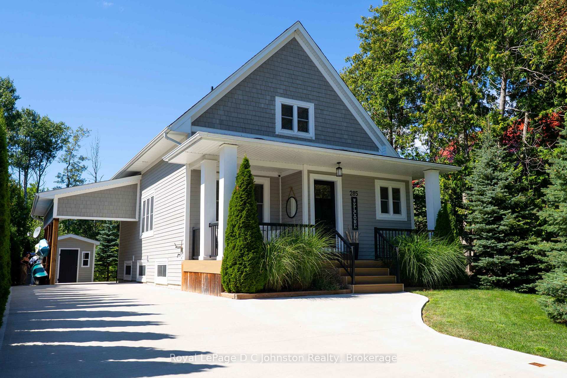 Photo of 285 Huron Street S