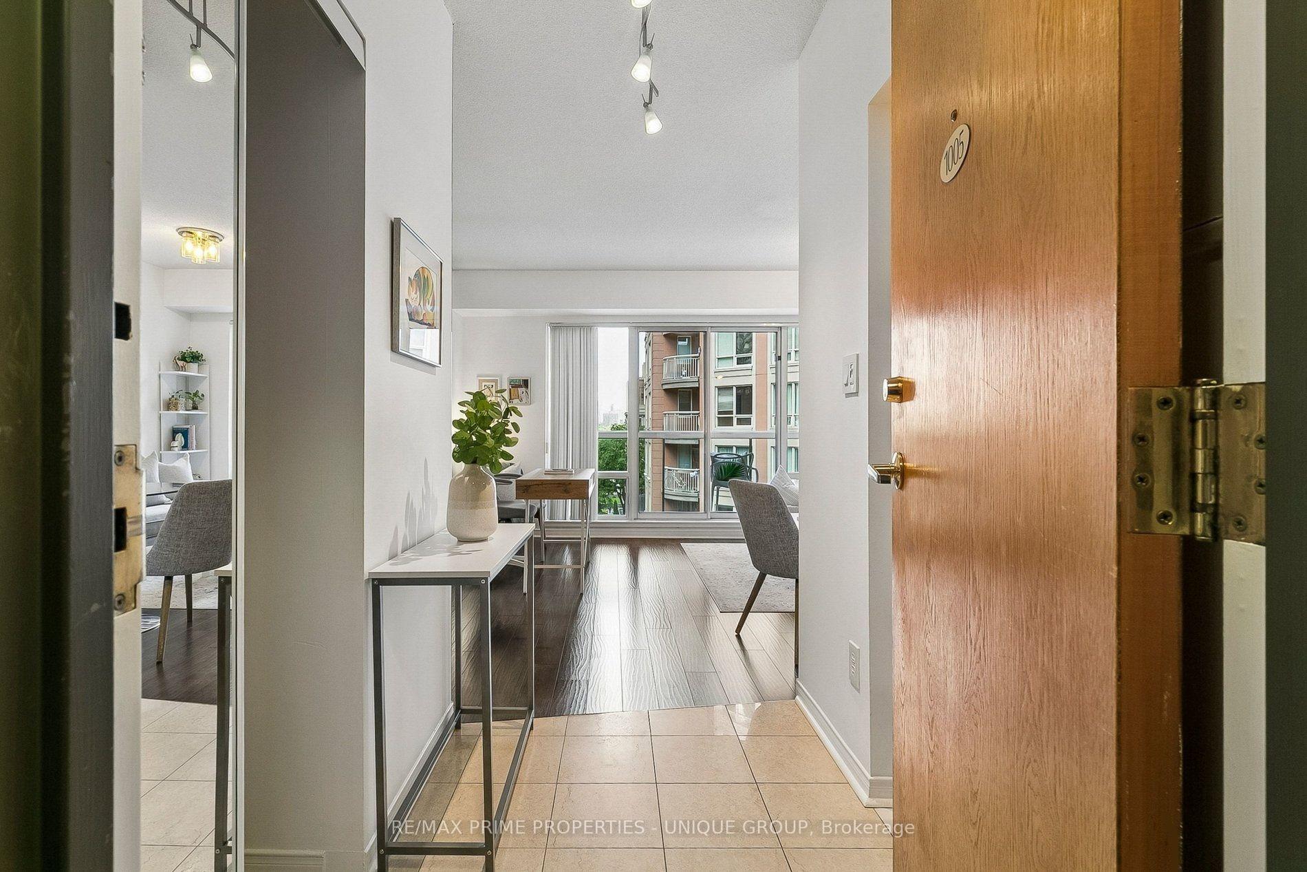 Photo 2 of Unit 1005, 99 Hayden Street, Toronto, Church-Yonge Corridor — HOMEH