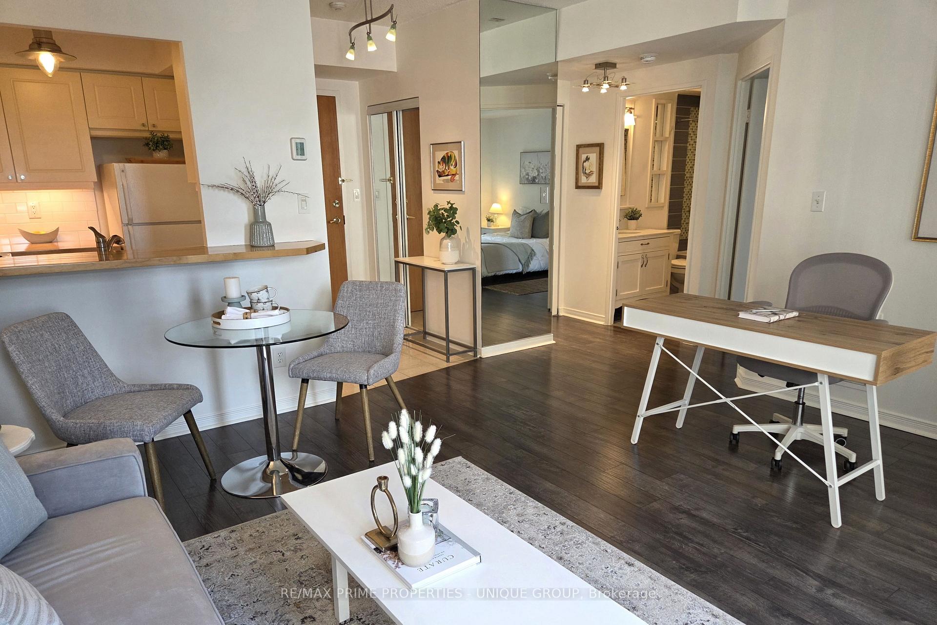 Photo 4 of Unit 1005, 99 Hayden Street, Toronto, Church-Yonge Corridor — HOMEH