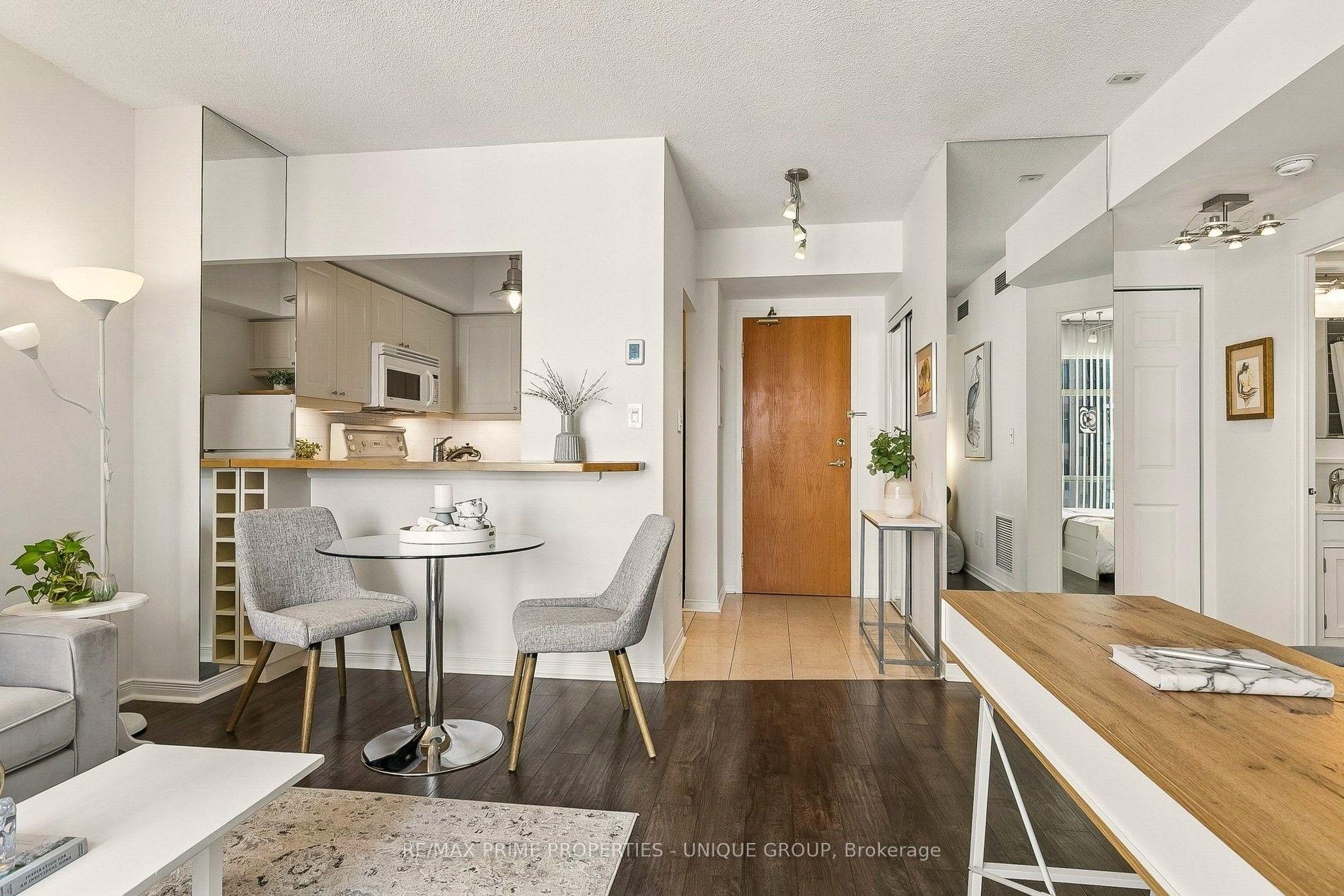 Photo 10 of Unit 1005, 99 Hayden Street, Toronto, Church-Yonge Corridor — HOMEH