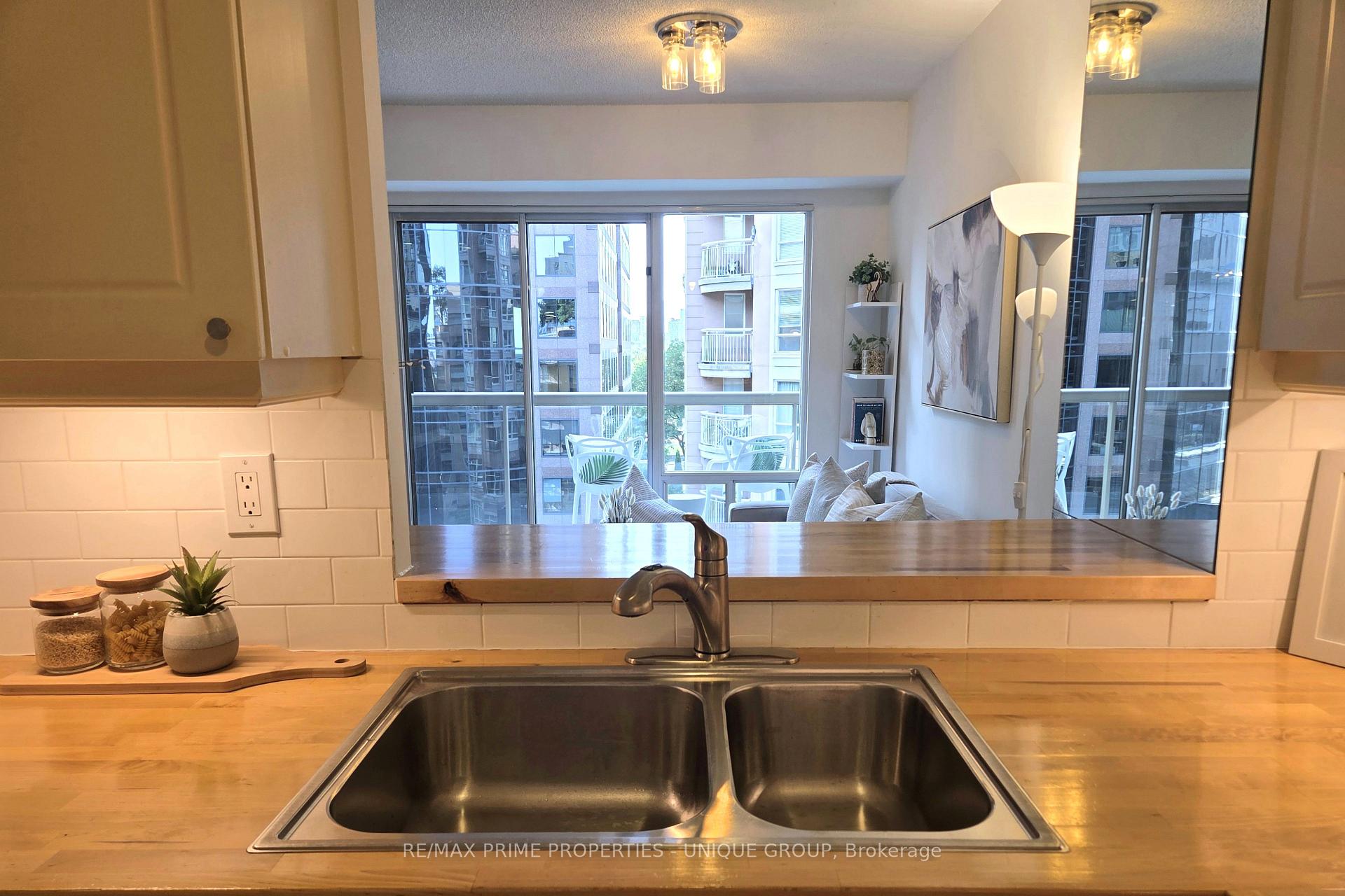 Photo 13 of Unit 1005, 99 Hayden Street, Toronto, Church-Yonge Corridor — HOMEH