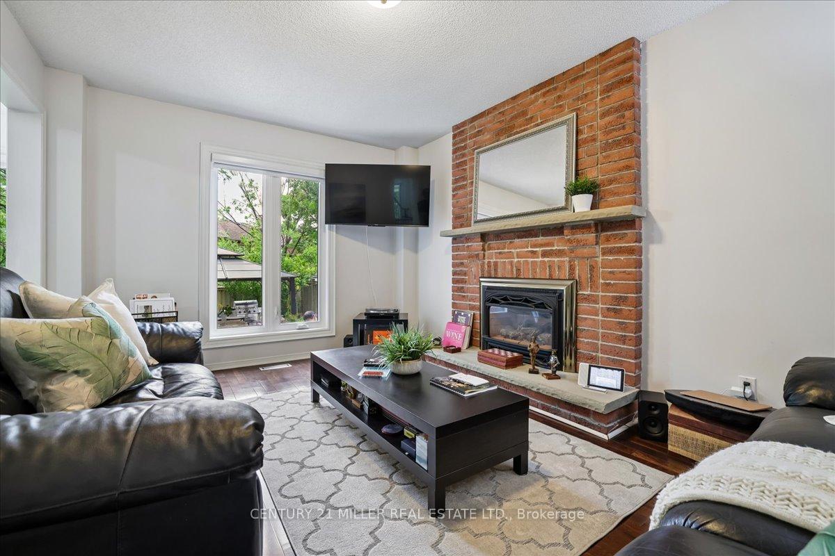 Photo 8 of 2120 Sixth Line, Oakville, River Oaks — HOMEH