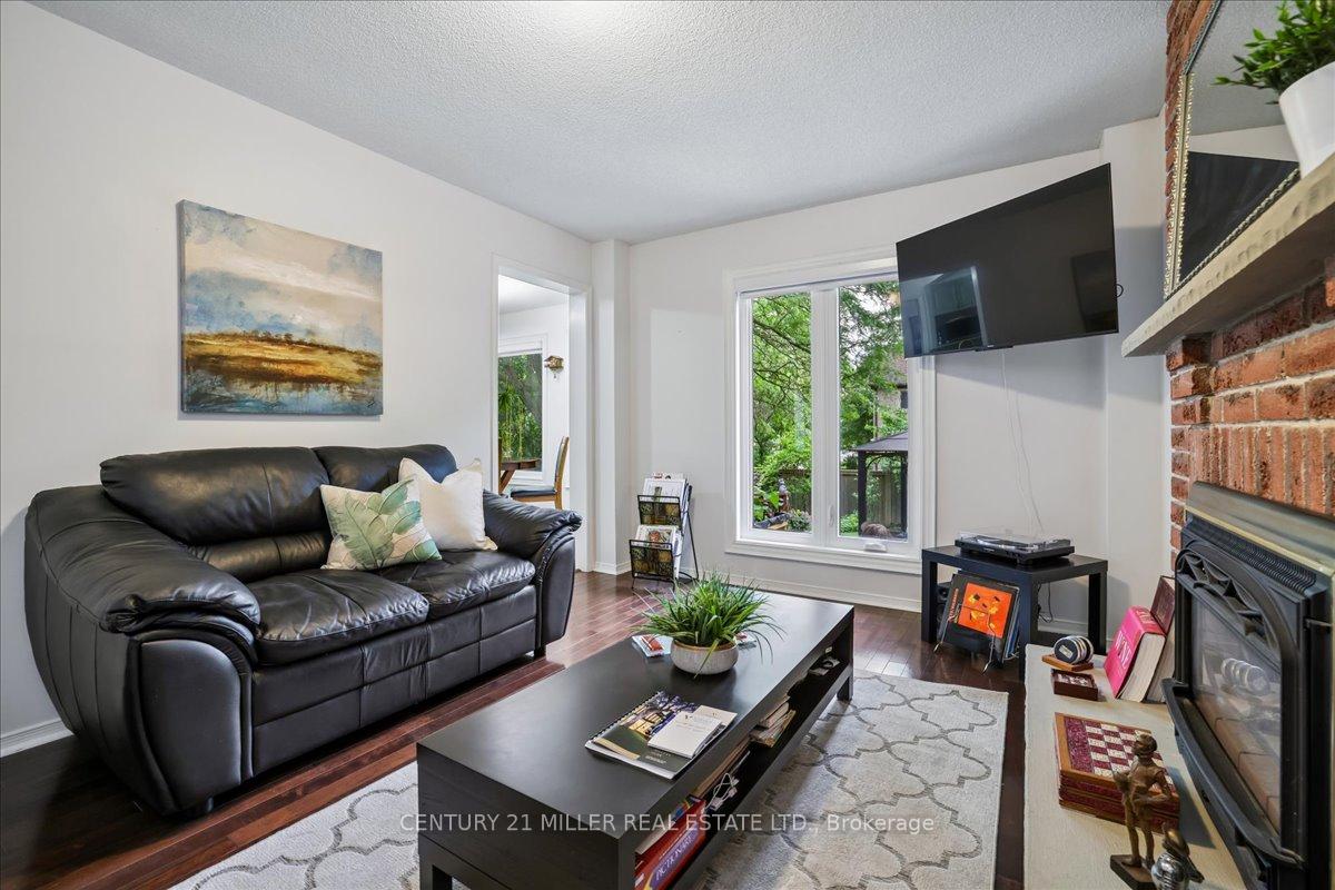 Photo 9 of 2120 Sixth Line, Oakville, River Oaks — HOMEH