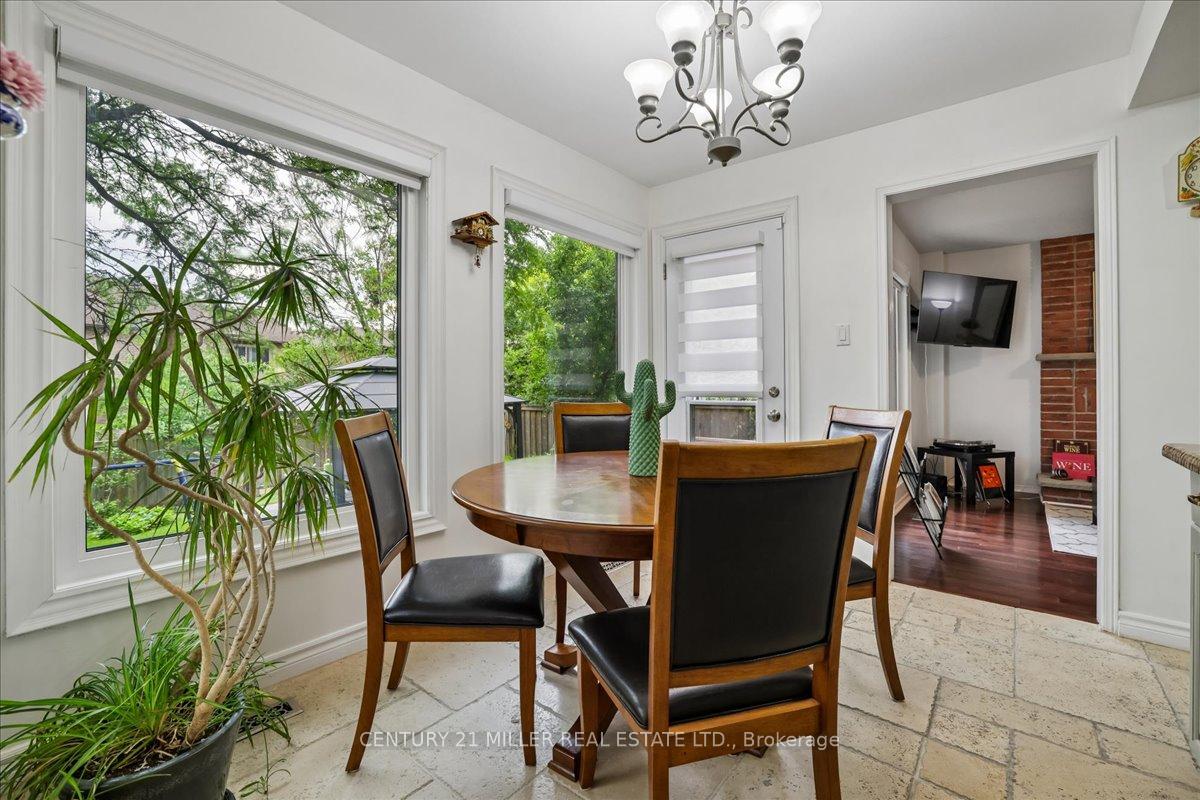 Photo 10 of 2120 Sixth Line, Oakville, River Oaks — HOMEH