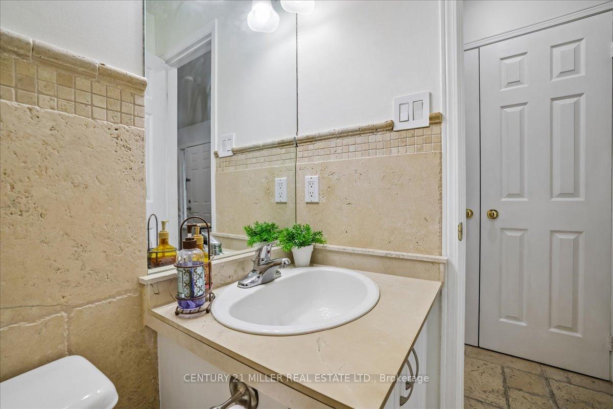 Photo 14 of 2120 Sixth Line, Oakville, River Oaks — HOMEH