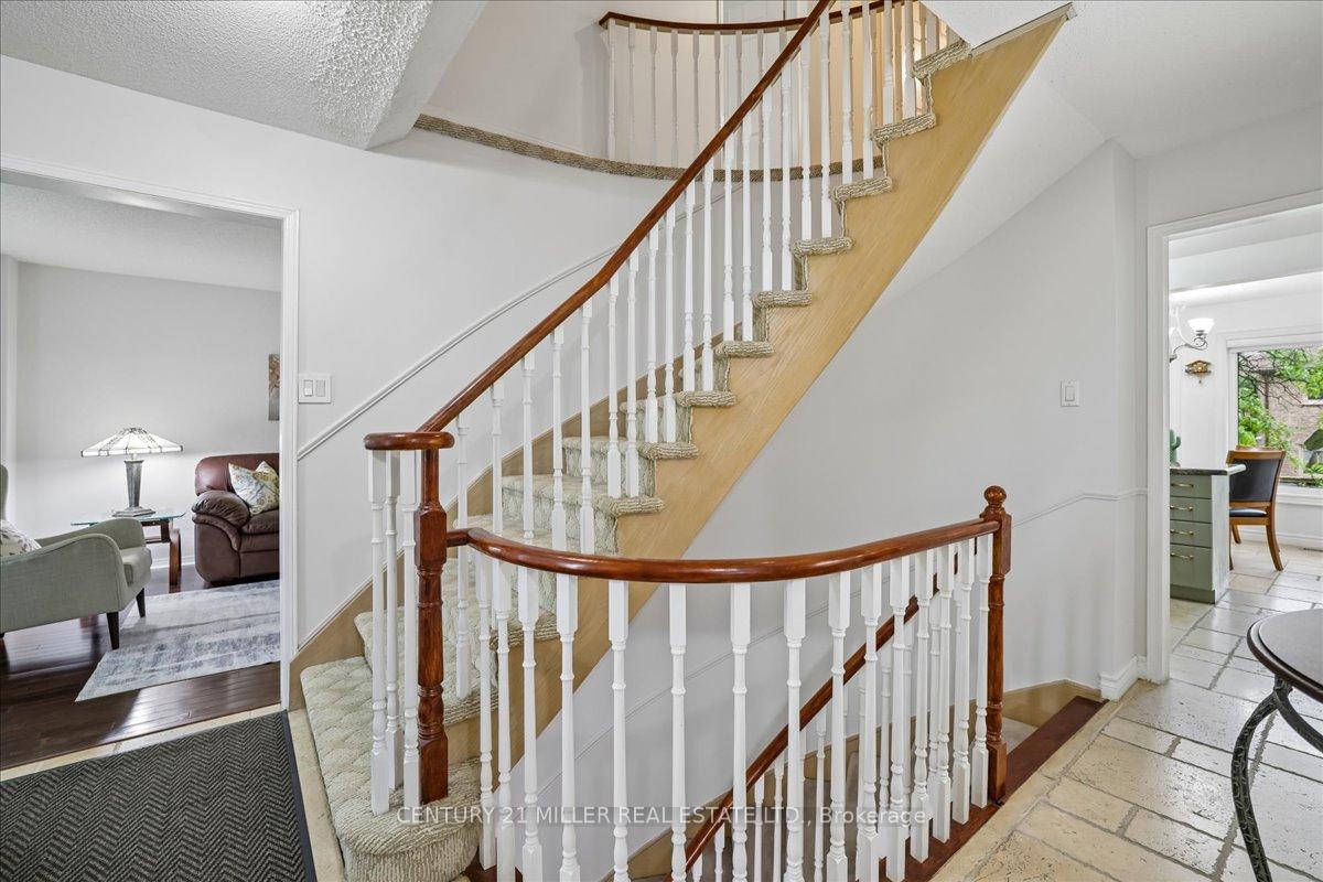 Photo 16 of 2120 Sixth Line, Oakville, River Oaks — HOMEH