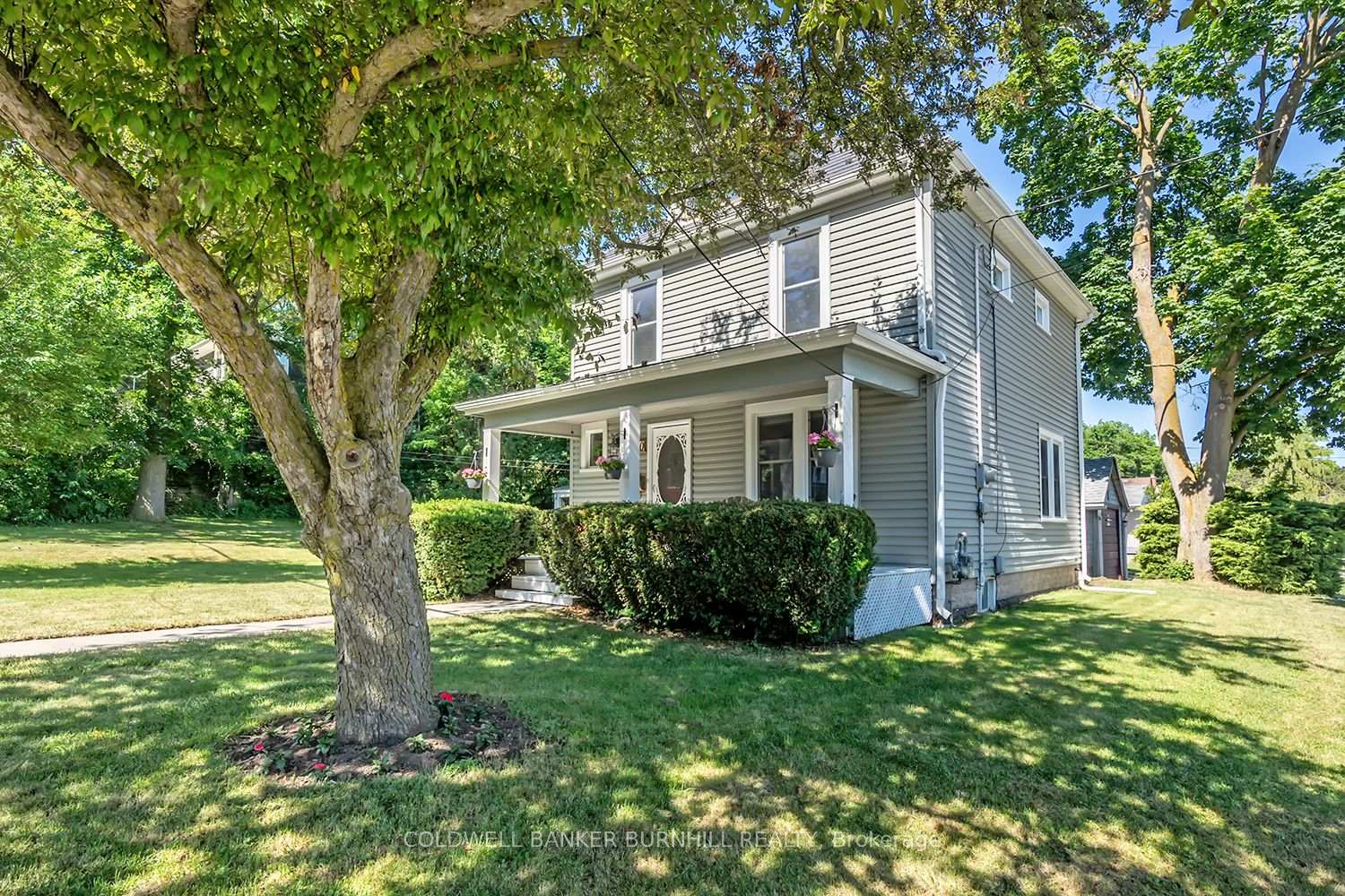 Photo 2 of 20 Wardrope Avenue, Hamilton, Stoney Creek — HOMEH