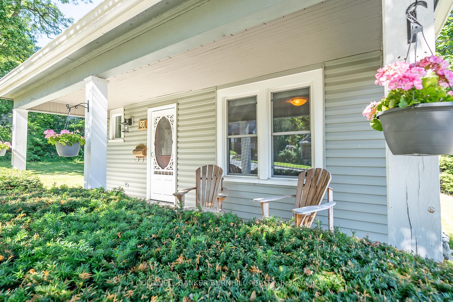 Photo 6 of 20 Wardrope Avenue, Hamilton, Stoney Creek — HOMEH