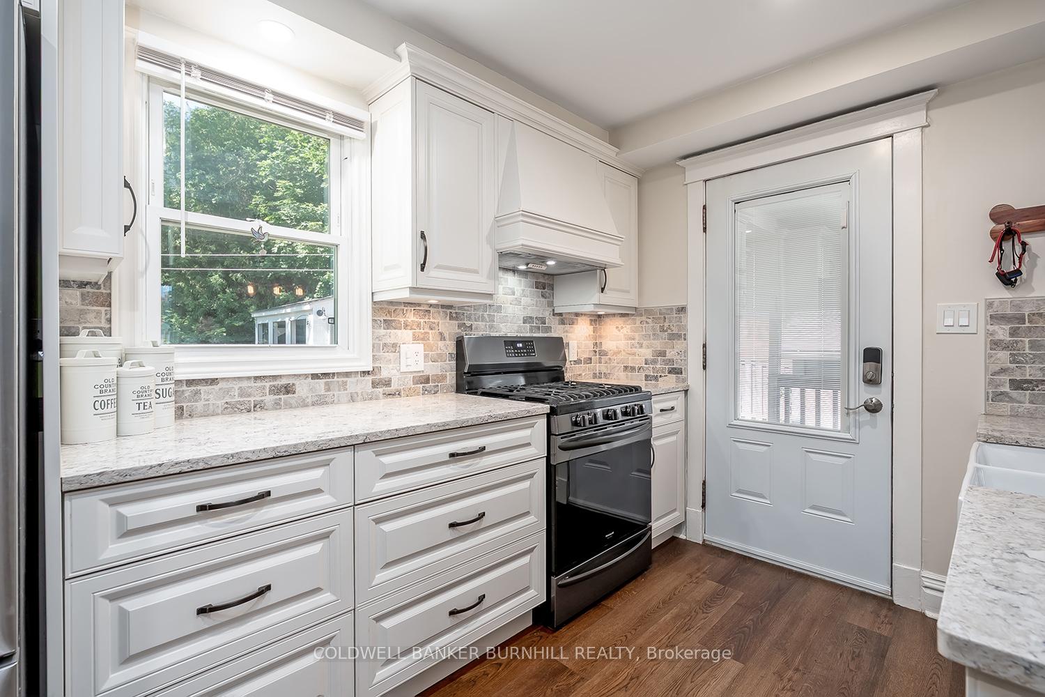 Photo 14 of 20 Wardrope Avenue, Hamilton, Stoney Creek — HOMEH