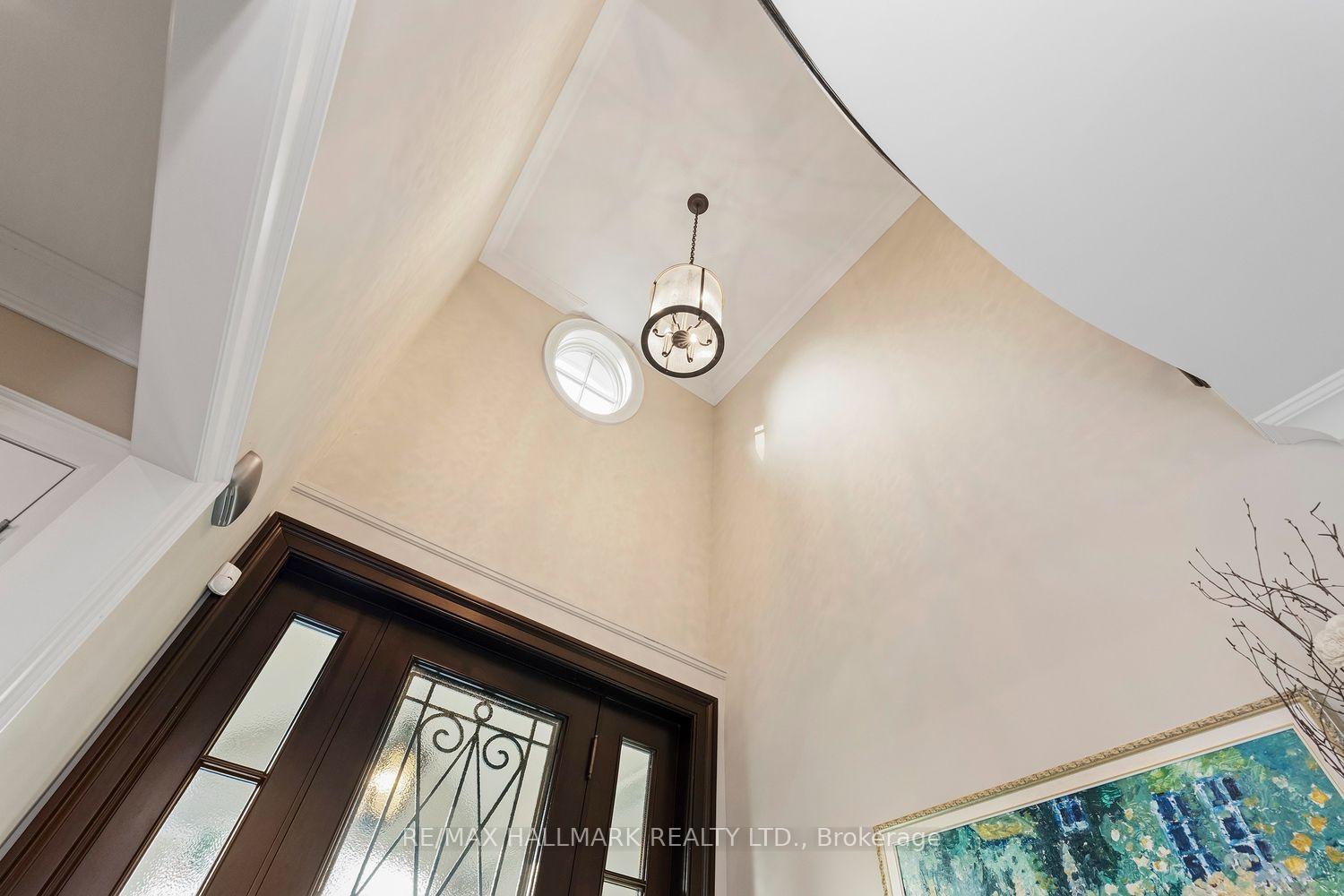 Photo 6 of 25 Queensborough Crescent, Etobicoke, Willowridge-Martingrove-Richview — HOMEH