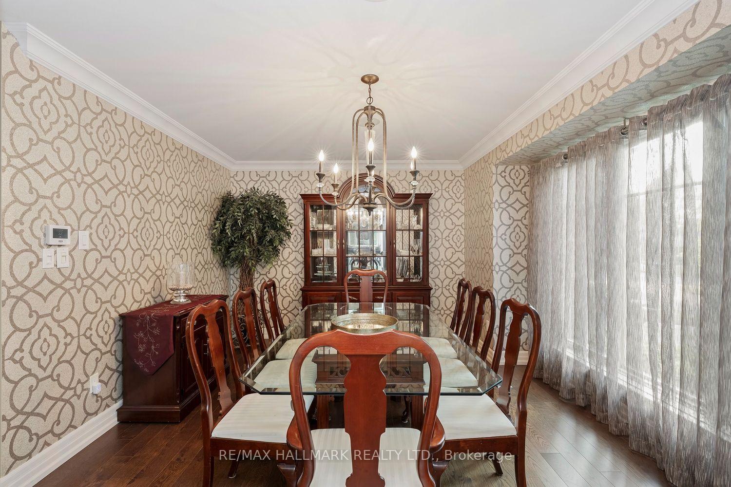Photo 7 of 25 Queensborough Crescent, Etobicoke, Willowridge-Martingrove-Richview — HOMEH