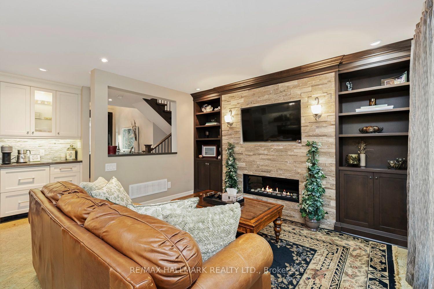 Photo 14 of 25 Queensborough Crescent, Etobicoke, Willowridge-Martingrove-Richview — HOMEH