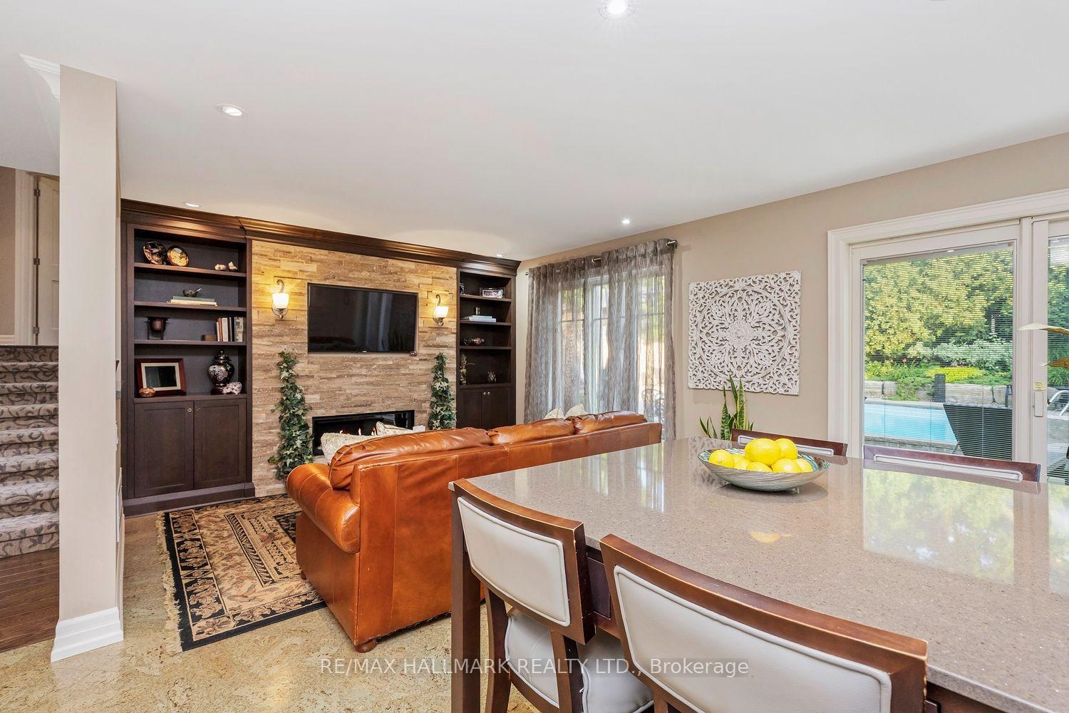 Photo 17 of 25 Queensborough Crescent, Etobicoke, Willowridge-Martingrove-Richview — HOMEH