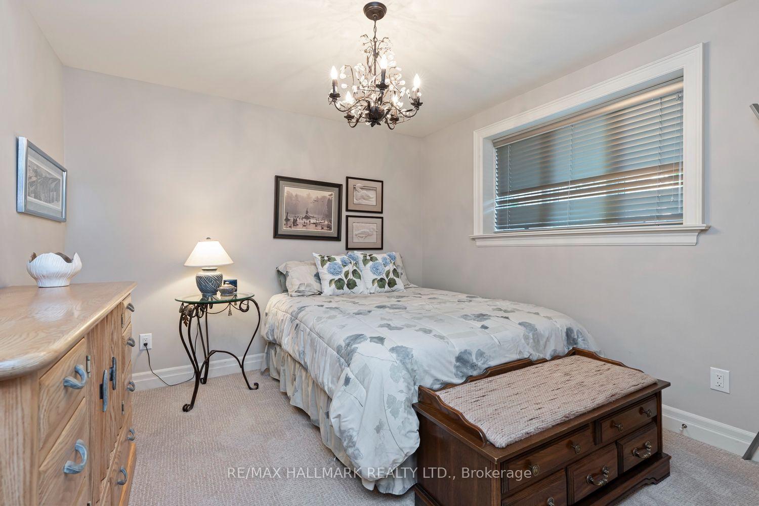 Photo 31 of 25 Queensborough Crescent, Etobicoke, Willowridge-Martingrove-Richview — HOMEH