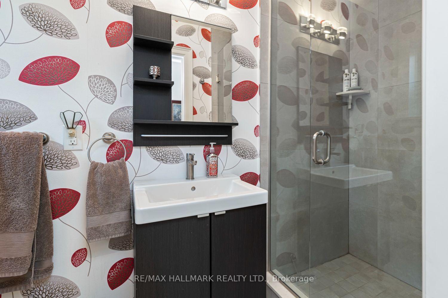 Photo 32 of 25 Queensborough Crescent, Etobicoke, Willowridge-Martingrove-Richview — HOMEH