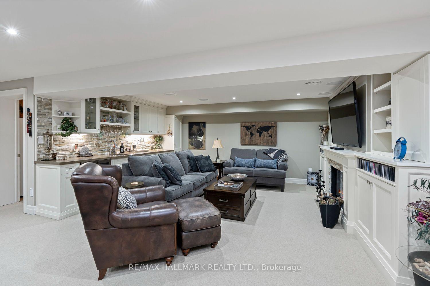 Photo 33 of 25 Queensborough Crescent, Etobicoke, Willowridge-Martingrove-Richview — HOMEH