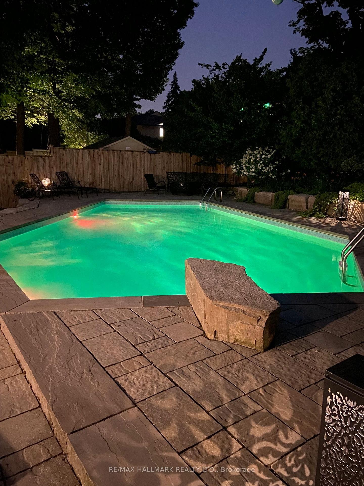 Photo 46 of 25 Queensborough Crescent, Etobicoke, Willowridge-Martingrove-Richview — HOMEH