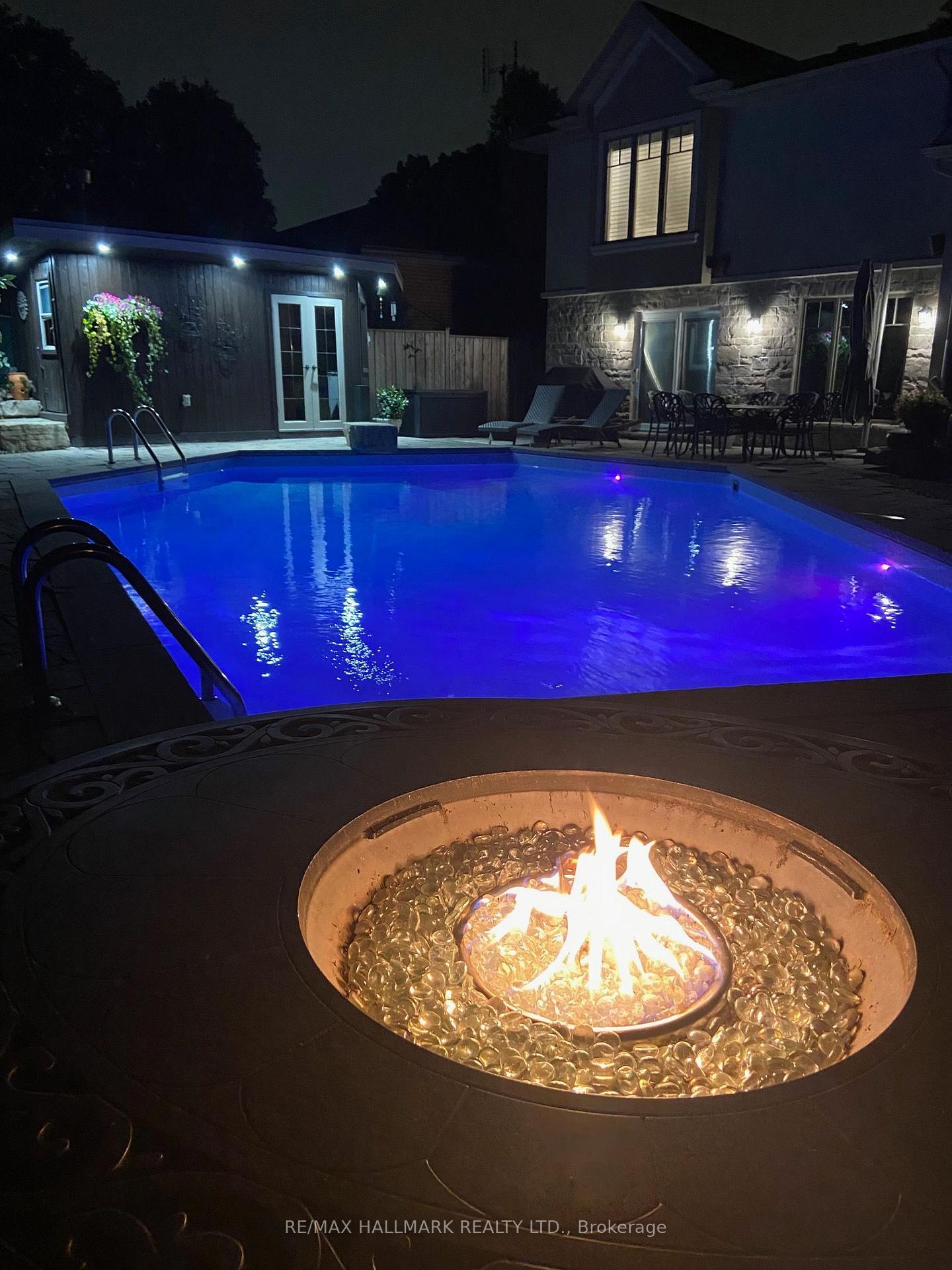 Photo 48 of 25 Queensborough Crescent, Etobicoke, Willowridge-Martingrove-Richview — HOMEH