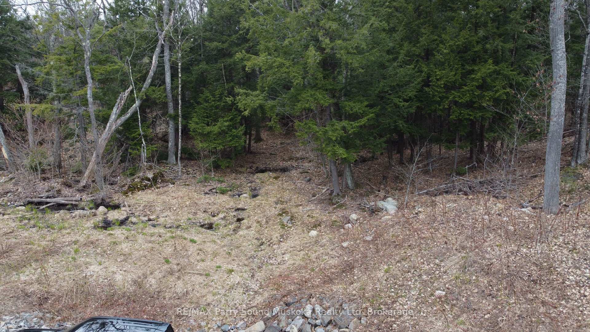Photo 19 of 4 Wee Gee Wa Road, Seguin — HOMEH