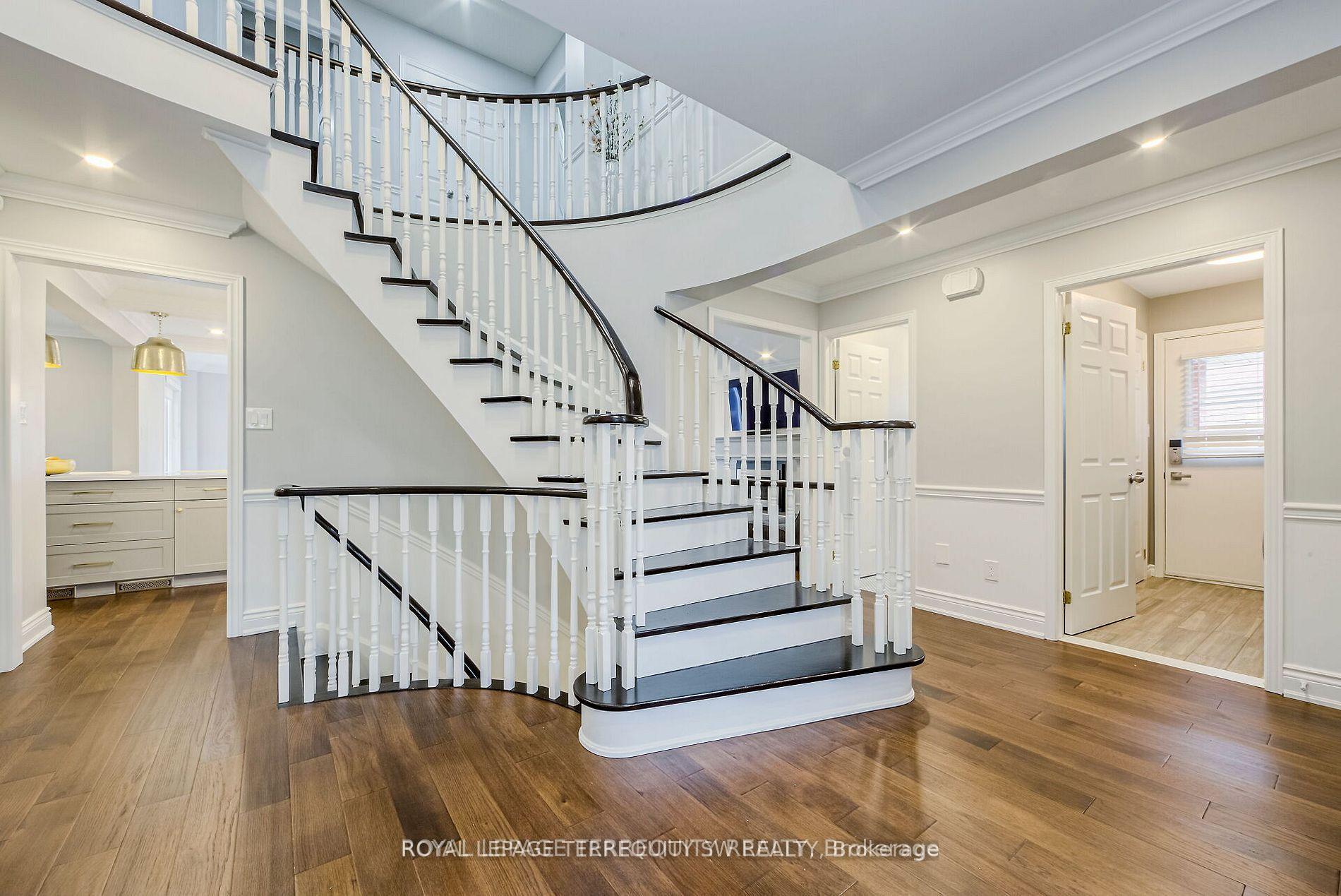 Photo 2 of 2025 Parklane Crescent, Burlington, Rose — HOMEH