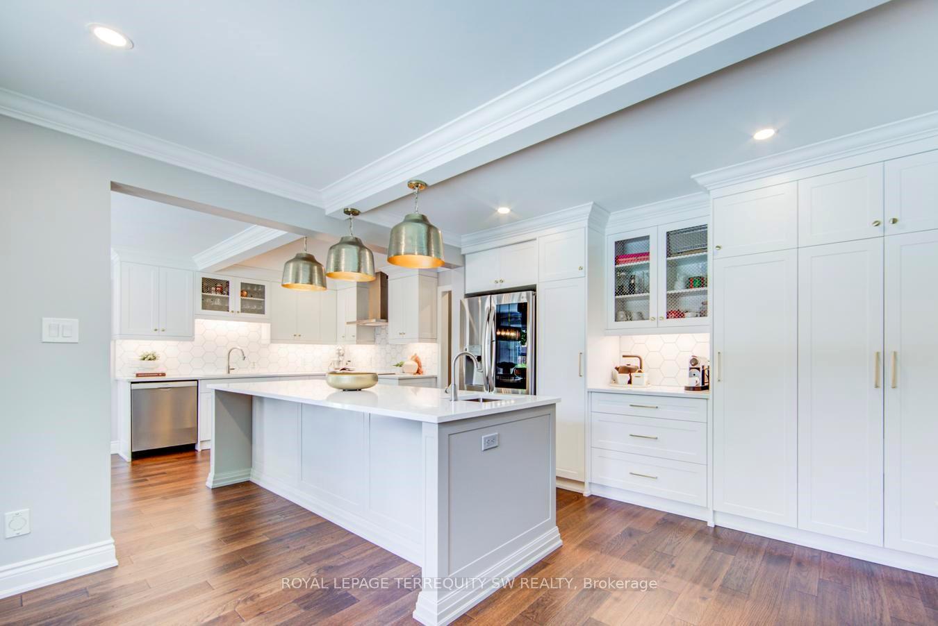 Photo 10 of 2025 Parklane Crescent, Burlington, Rose — HOMEH