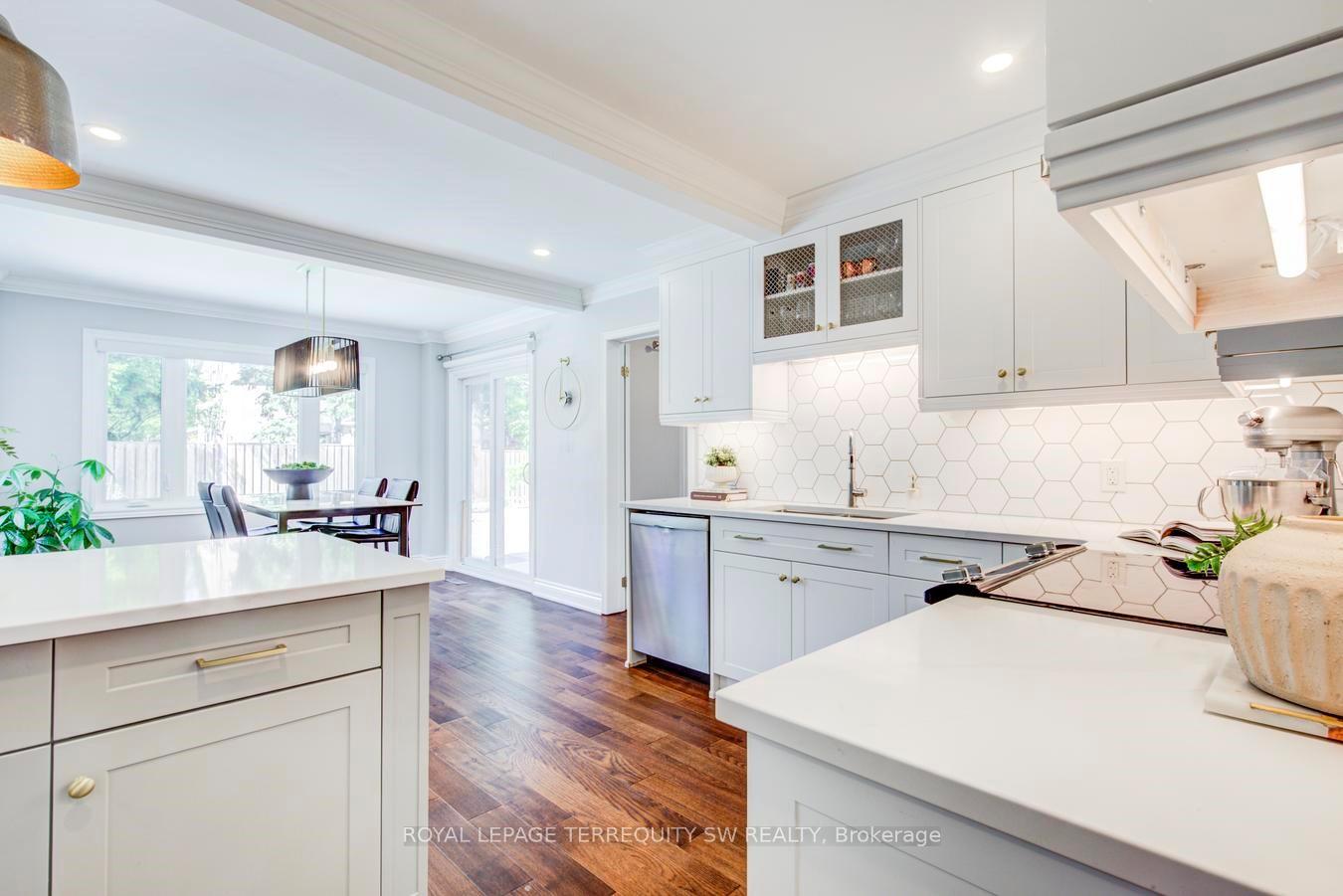 Photo 14 of 2025 Parklane Crescent, Burlington, Rose — HOMEH