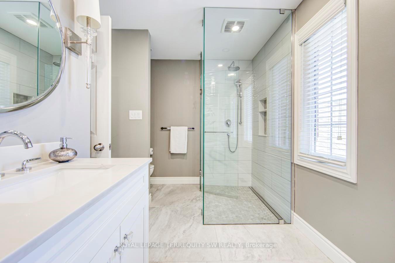 Photo 22 of 2025 Parklane Crescent, Burlington, Rose — HOMEH