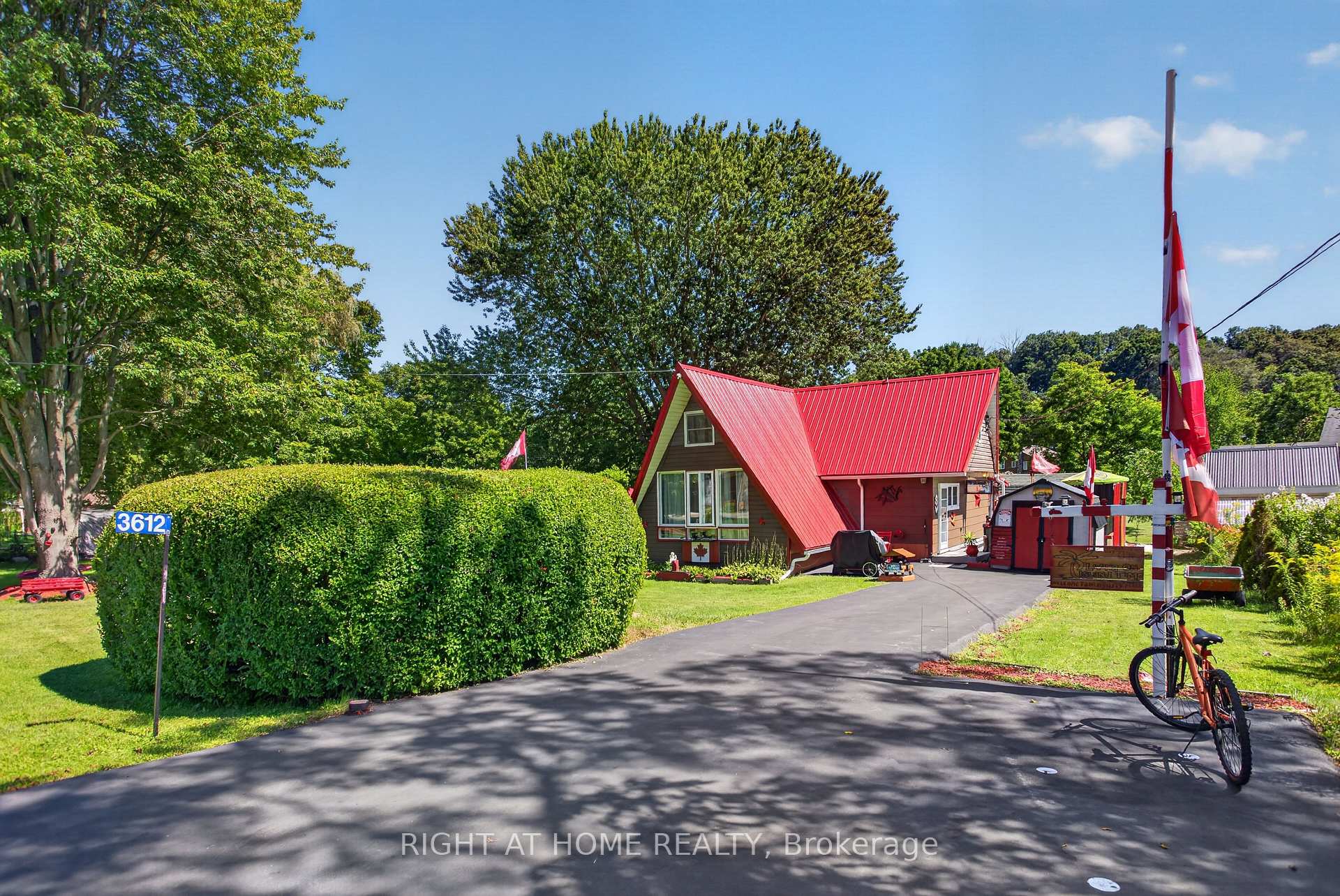 Photo 4 of 3612 Imperial Road, Malahide, Rural Malahide — HOMEH