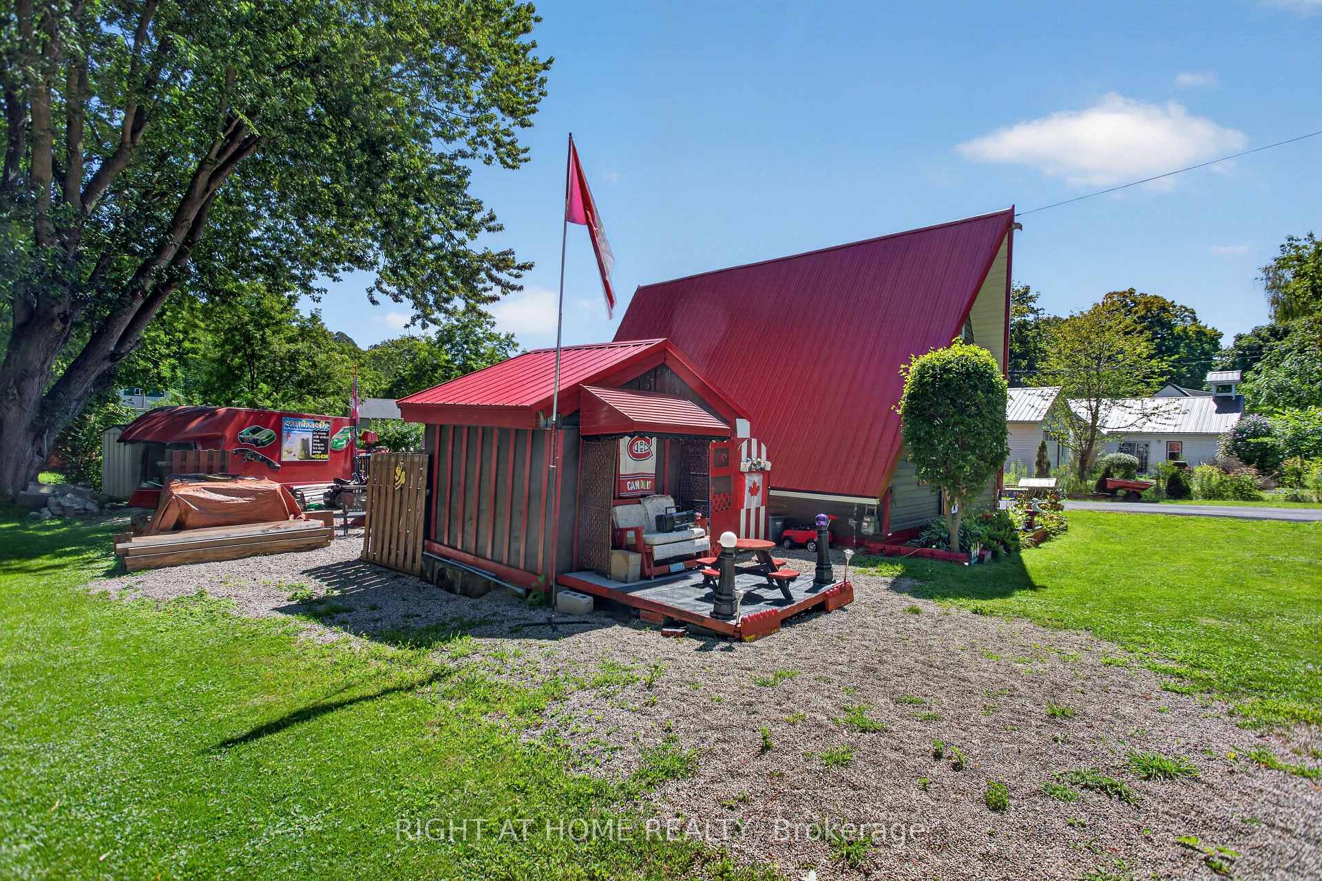 Photo 6 of 3612 Imperial Road, Malahide, Rural Malahide — HOMEH