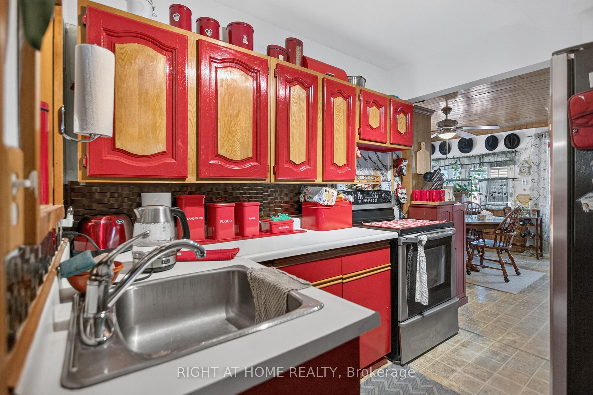 Photo 18 of 3612 Imperial Road, Malahide, Rural Malahide — HOMEH